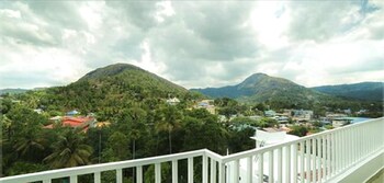 Kgees- HillTown Hotel 3*