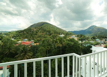 Kgees- HillTown Hotel 3*