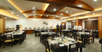 Kgees- HillTown Hotel 3*