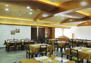 Kgees- HillTown Hotel 3*