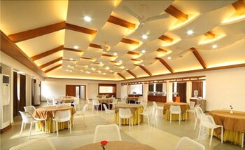 Kgees- HillTown Hotel 3*