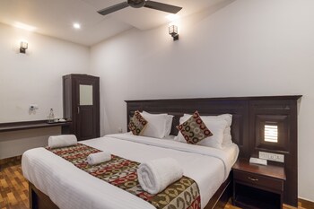 Warmth Lake Haven 4*