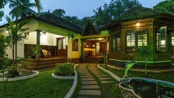 Warmth Lake Haven 4*