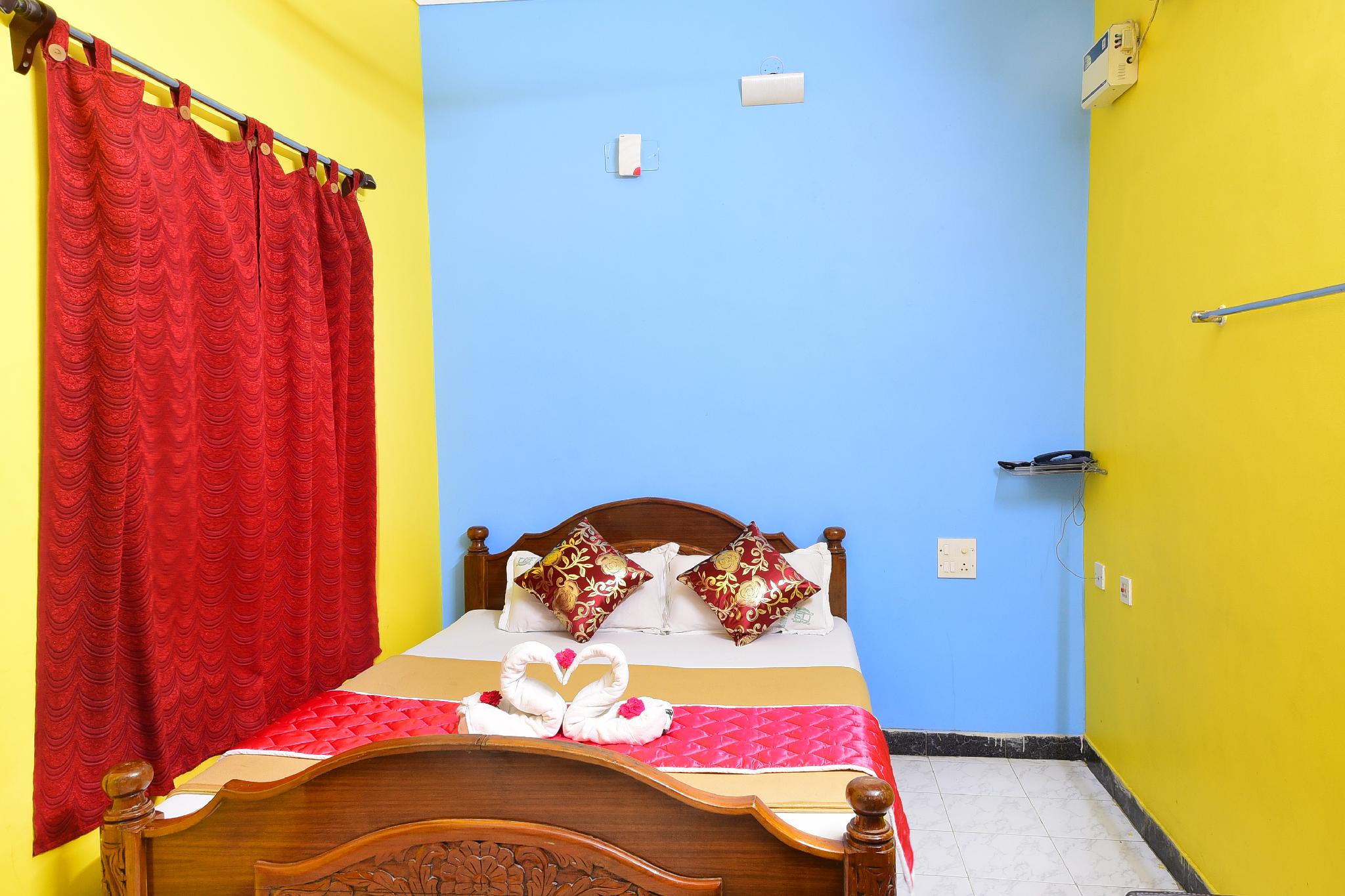 Malar Residencey 2*