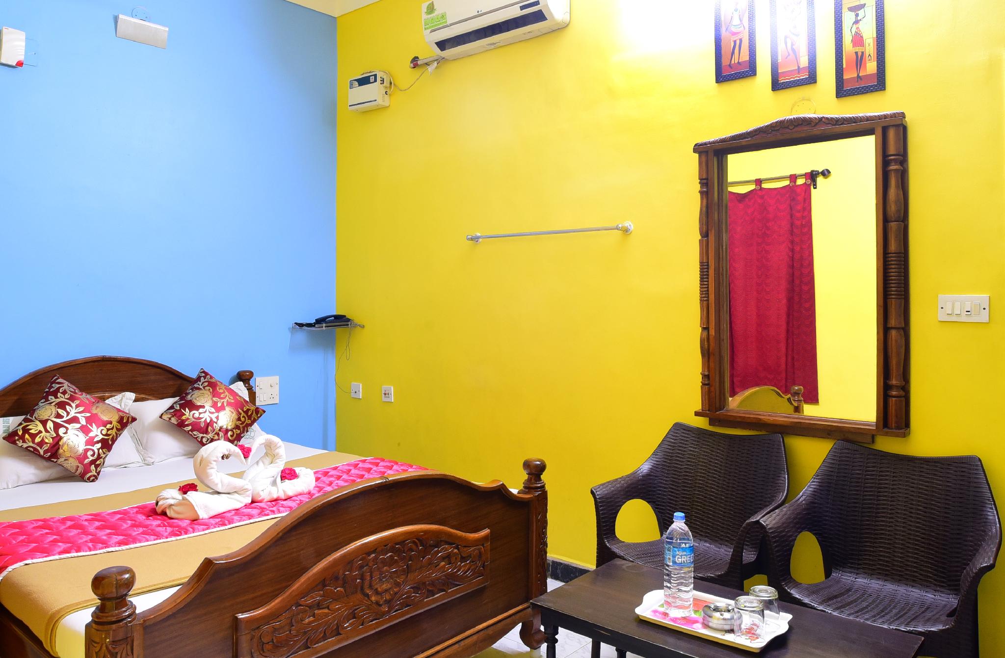 Malar Residencey 2*