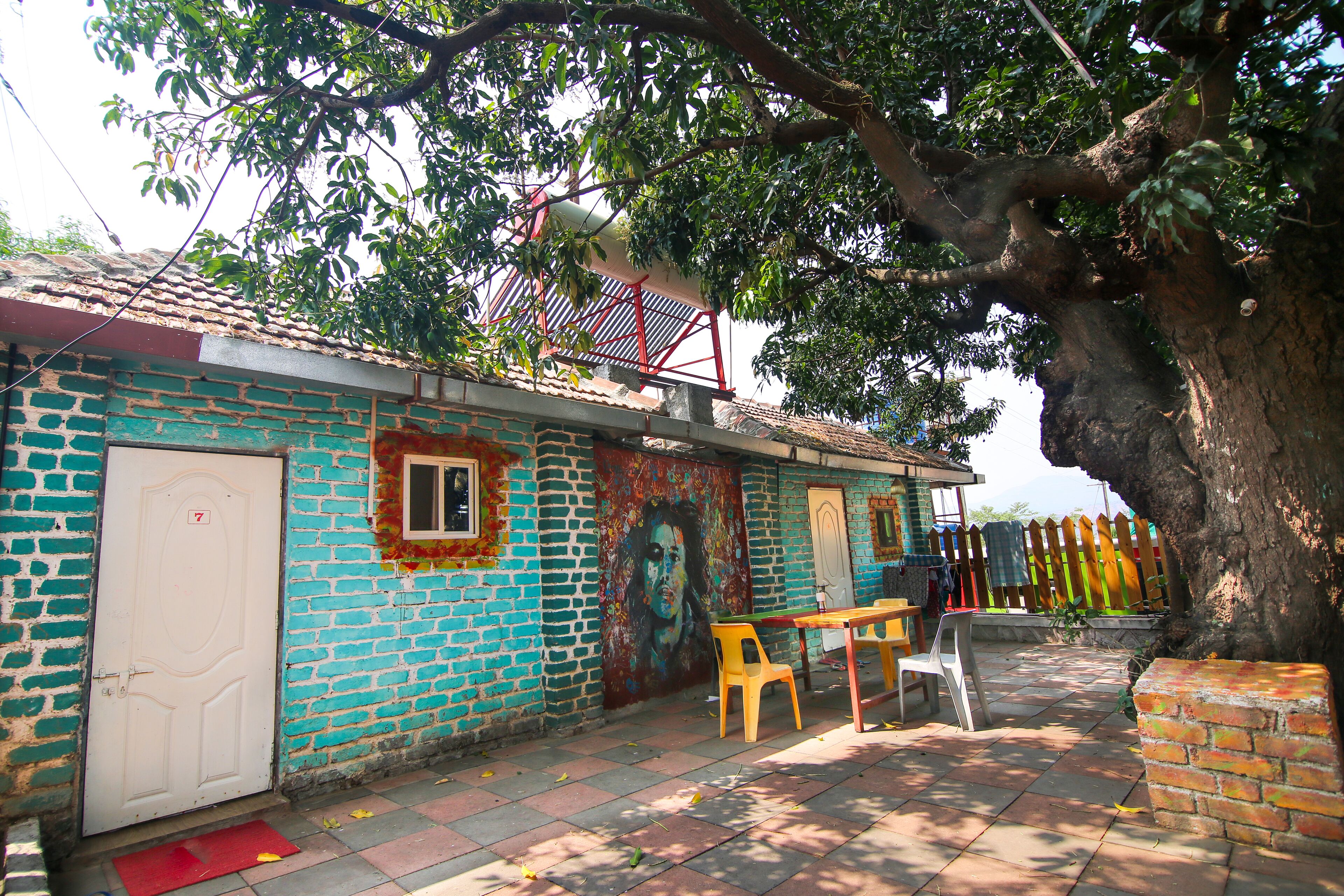 The Bob house 3*