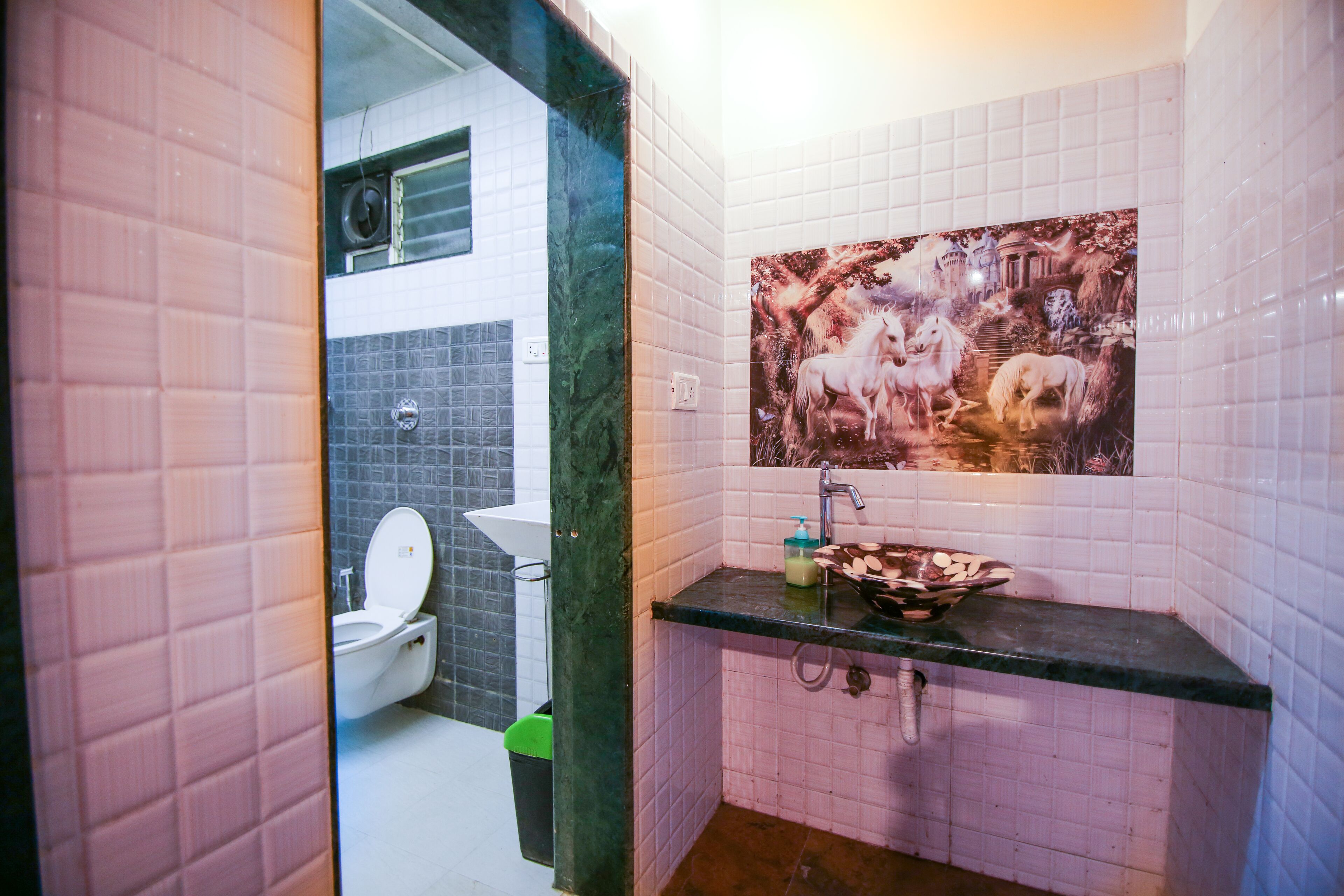 The Bob house 3*