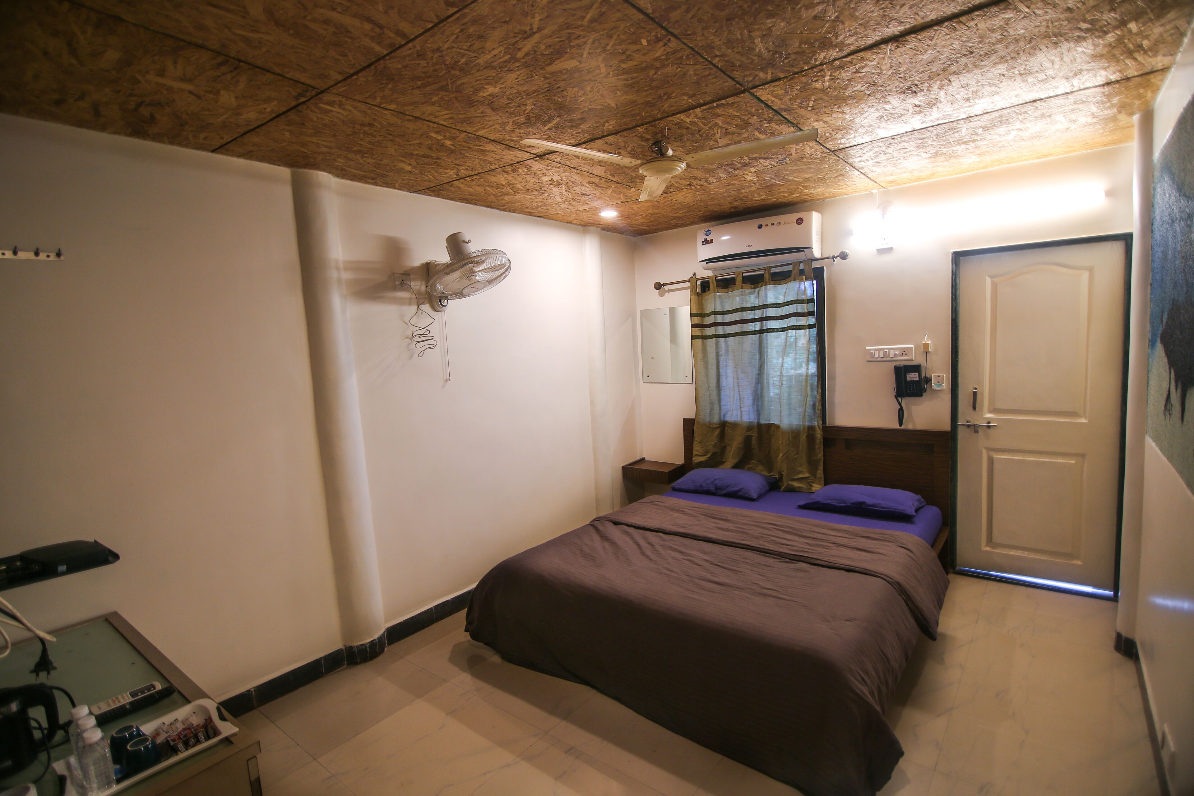 The Bob house 3*