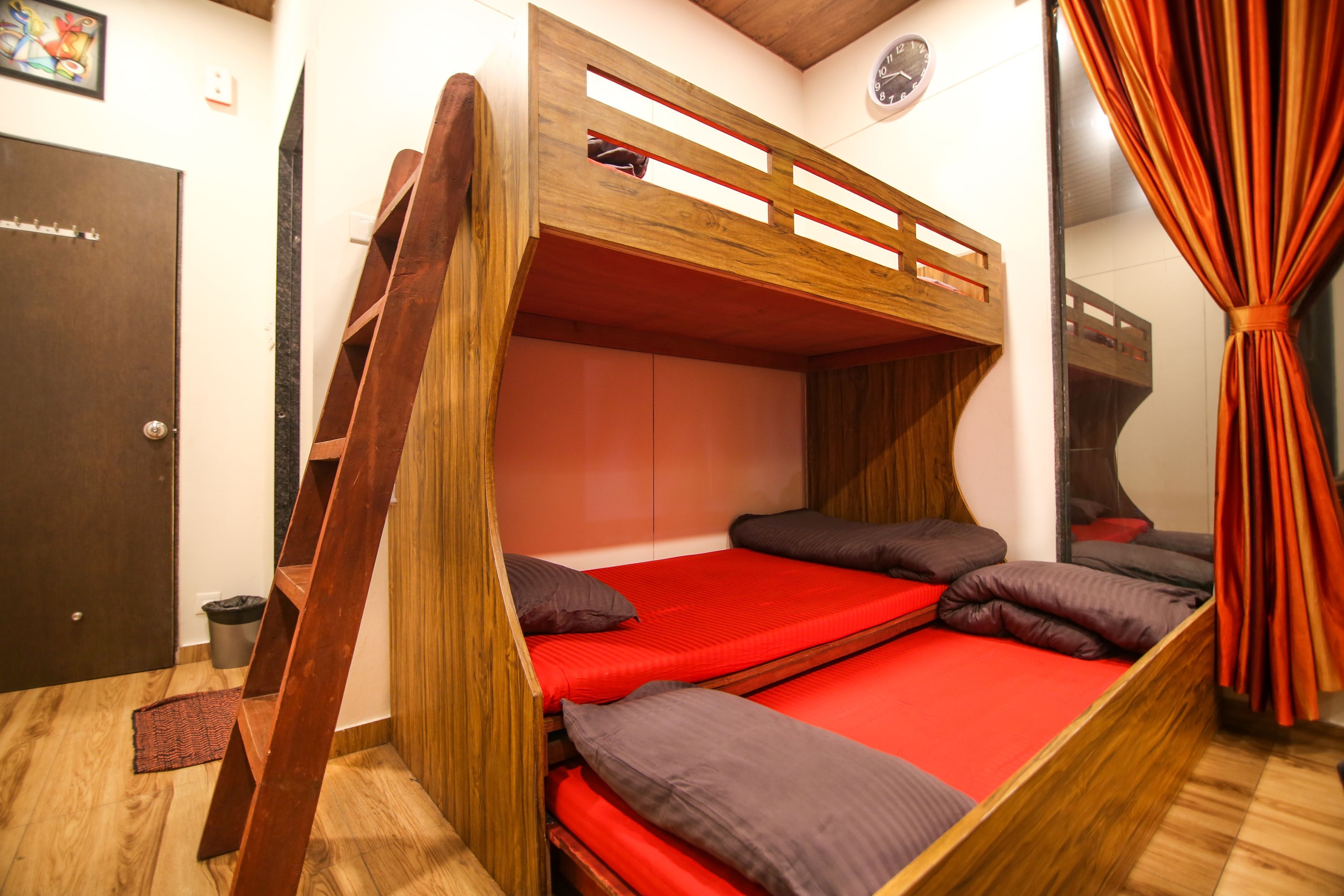 The Bob house 3*