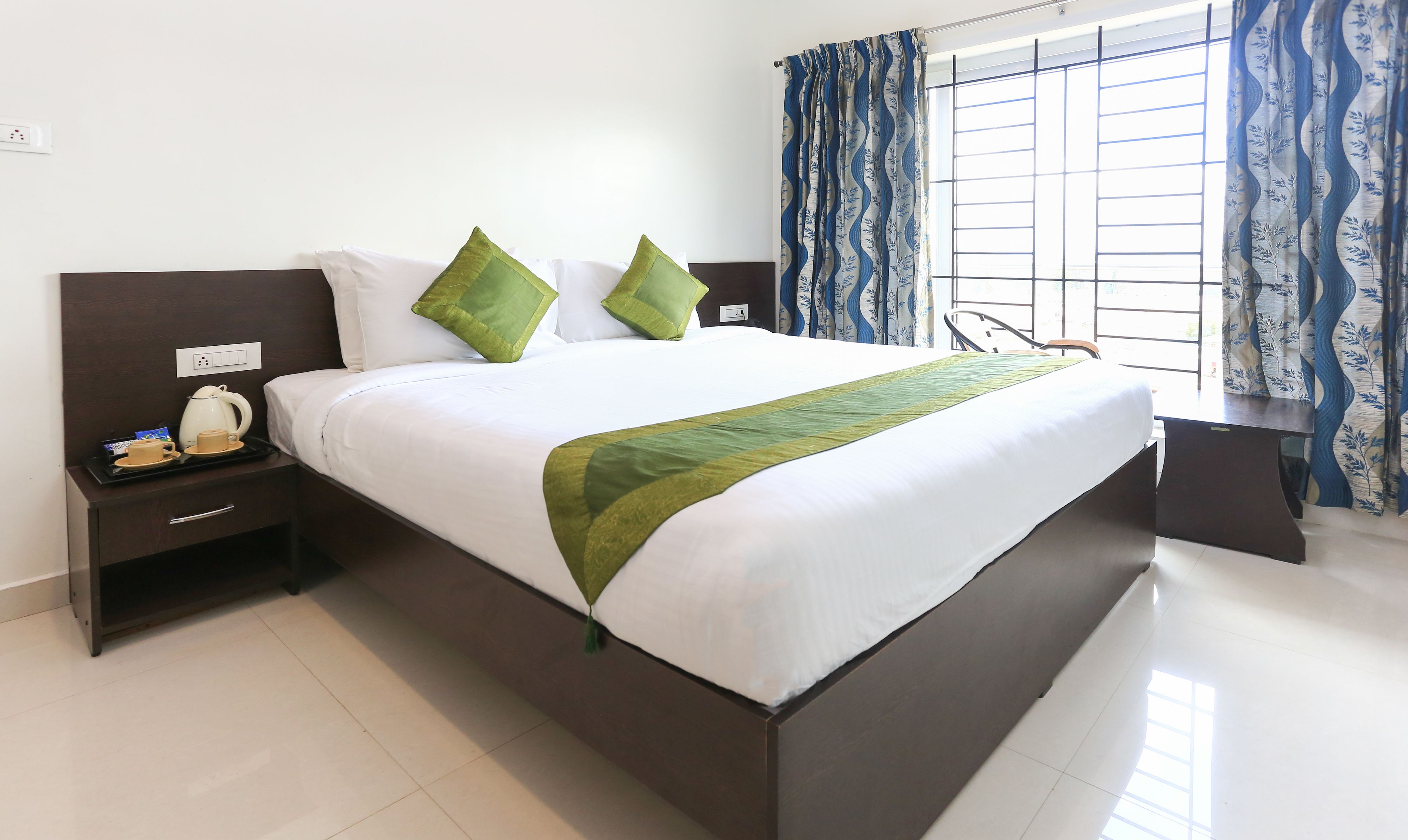 Treebo Light House, 900 Mtrs From Botanical Garden 3*