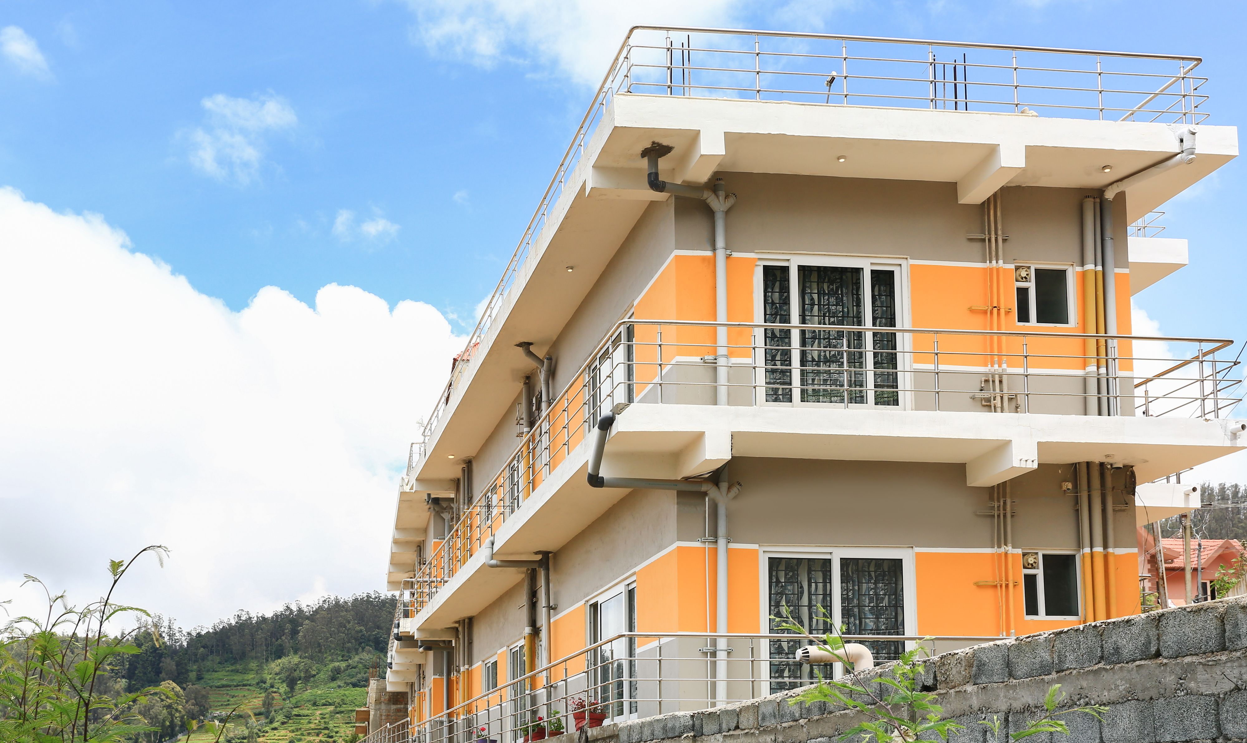 Treebo Light House, 900 Mtrs From Botanical Garden 3*