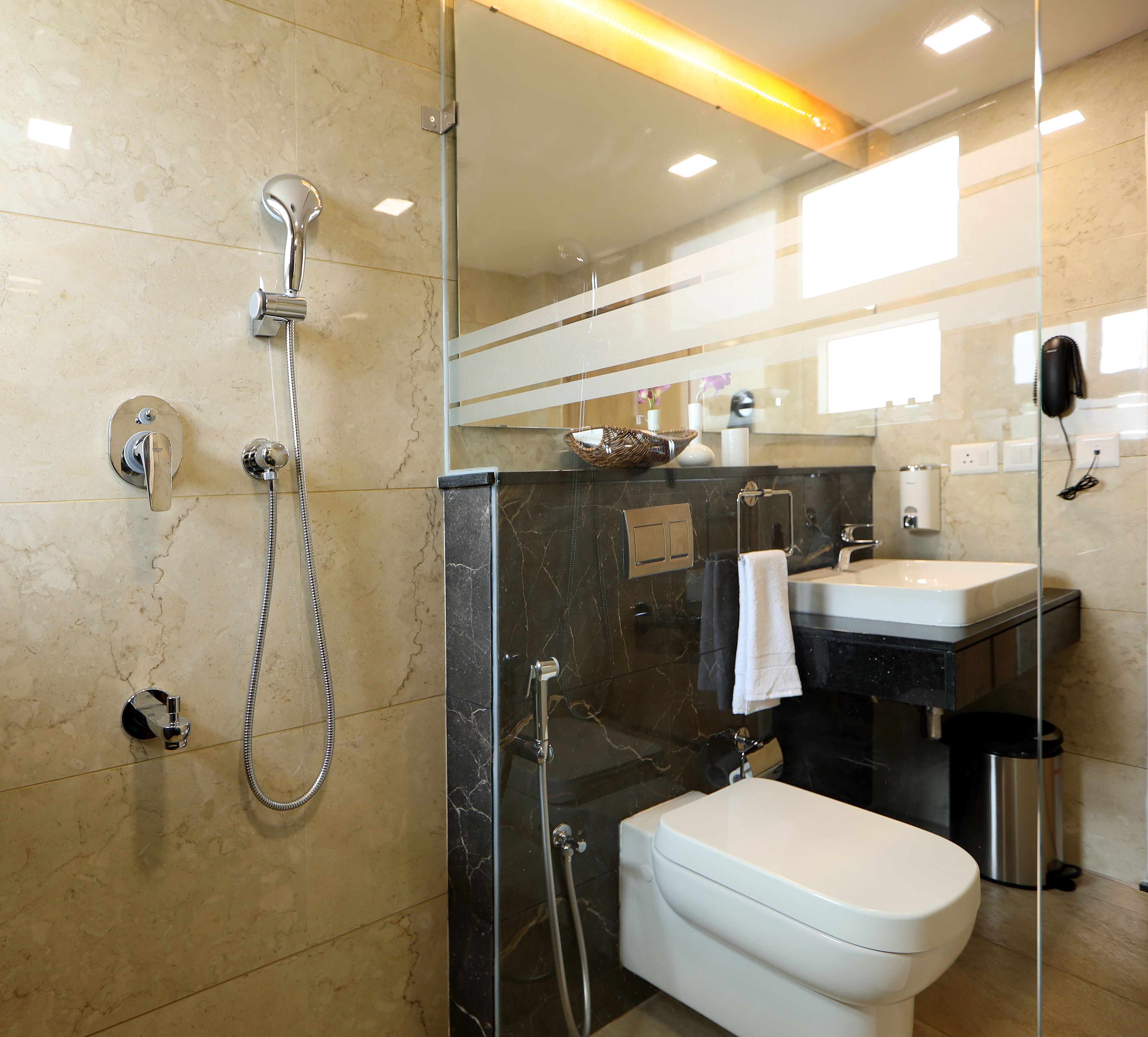 Flora Charishma Residency Aluva 3*