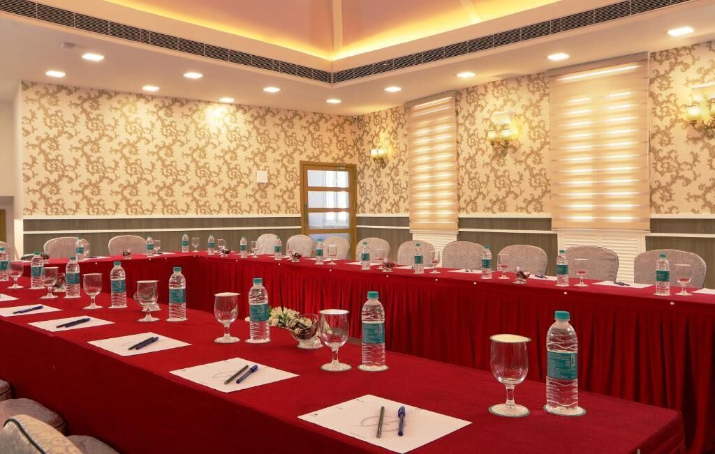 Flora Charishma Residency Aluva 3*