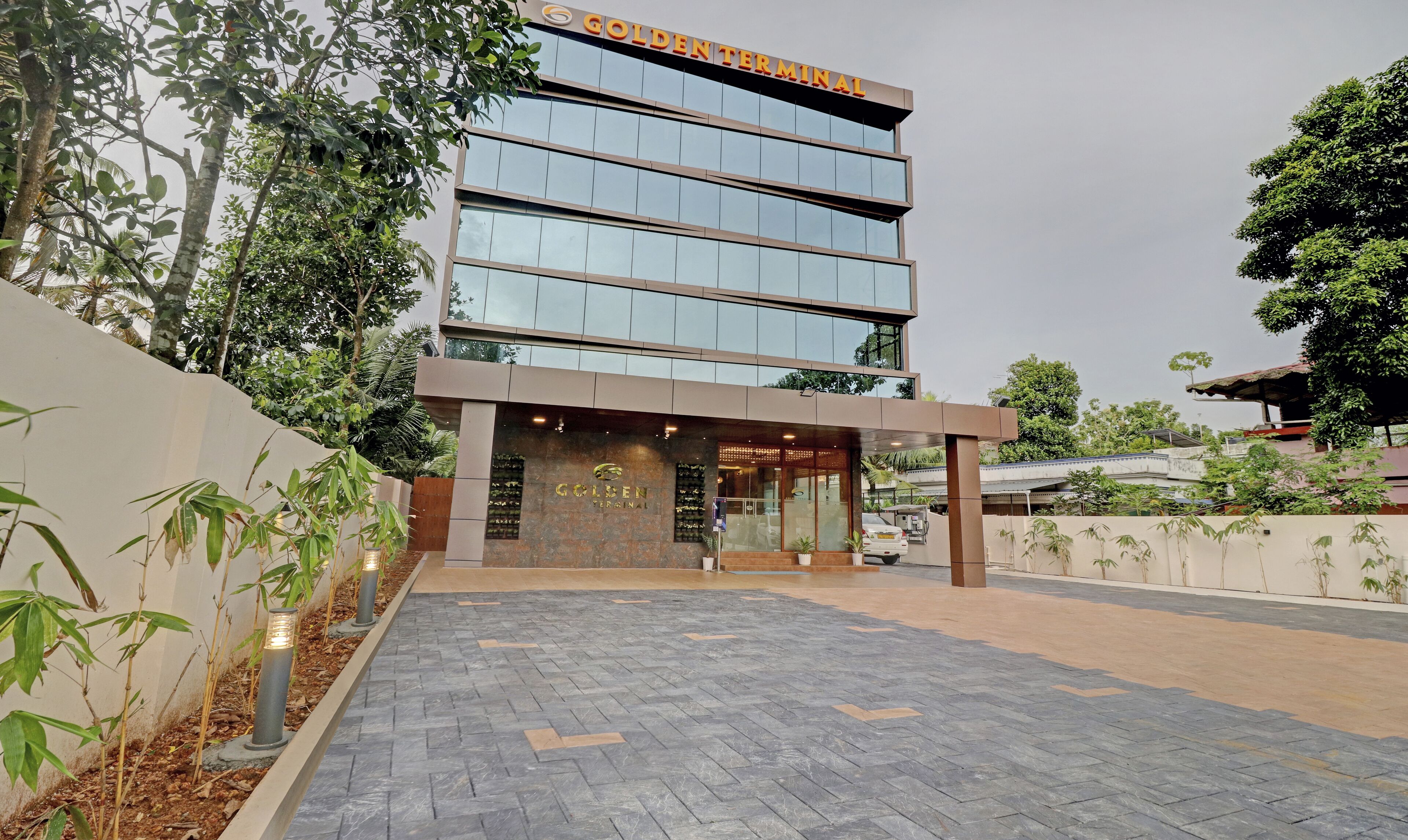 Treebo Golden Terminal, Kochi Airport 3*