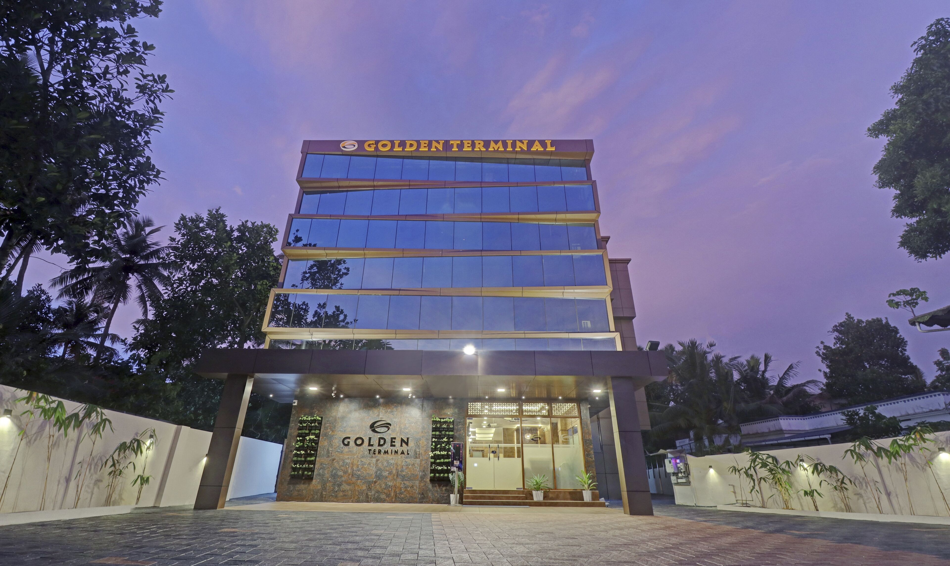 Treebo Golden Terminal, Kochi Airport 3*