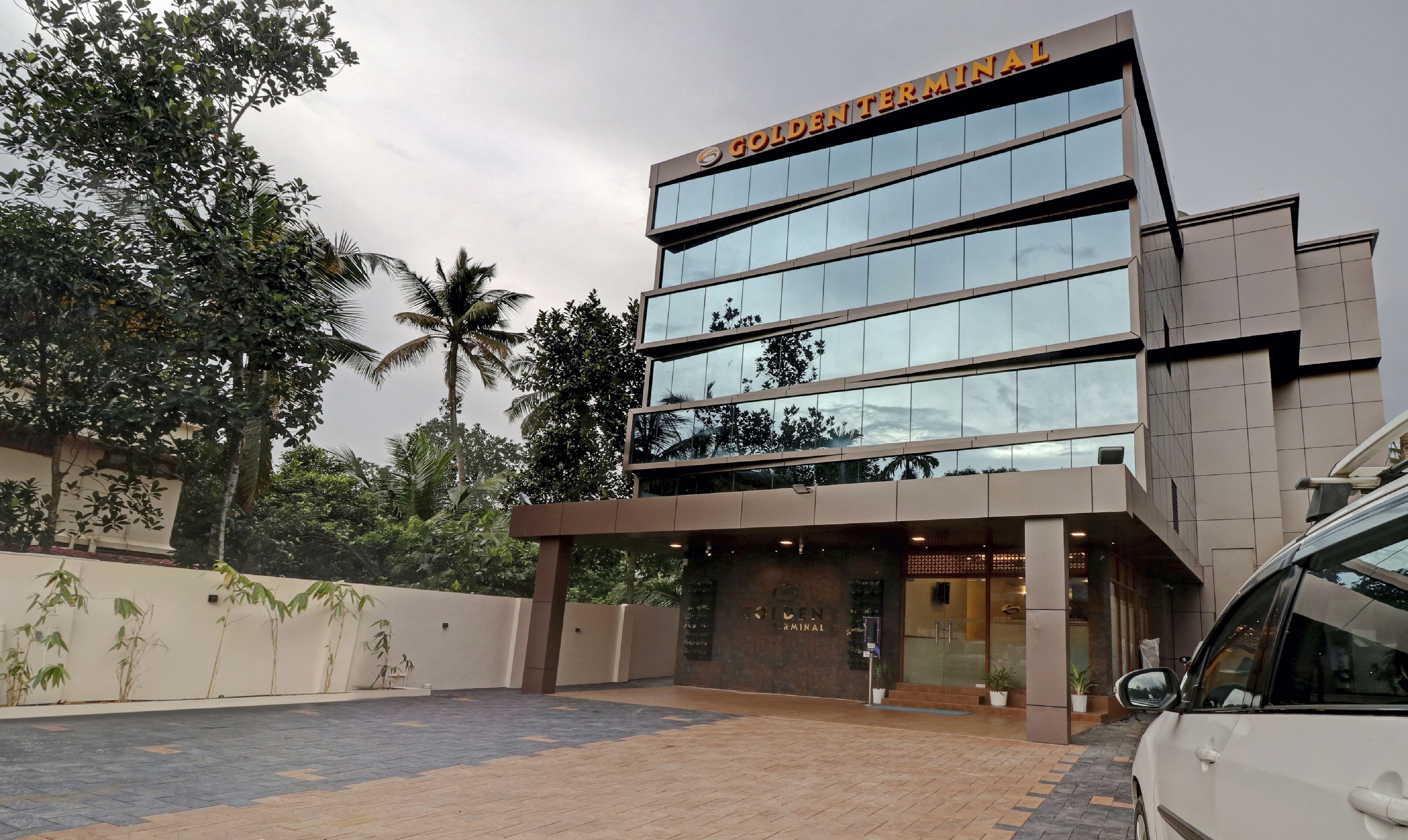 Treebo Golden Terminal, Kochi Airport 3*