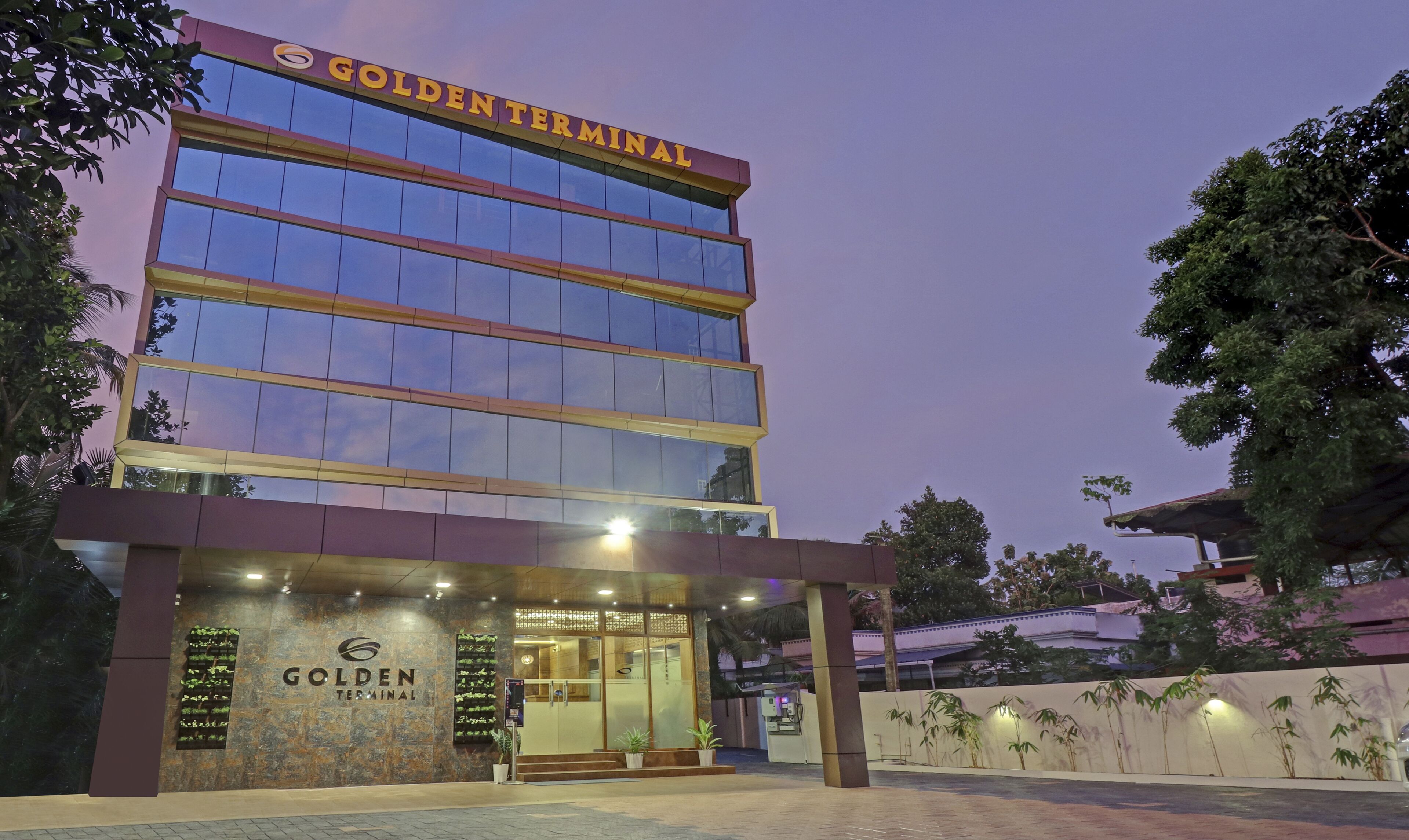 Treebo Golden Terminal, Kochi Airport 3*