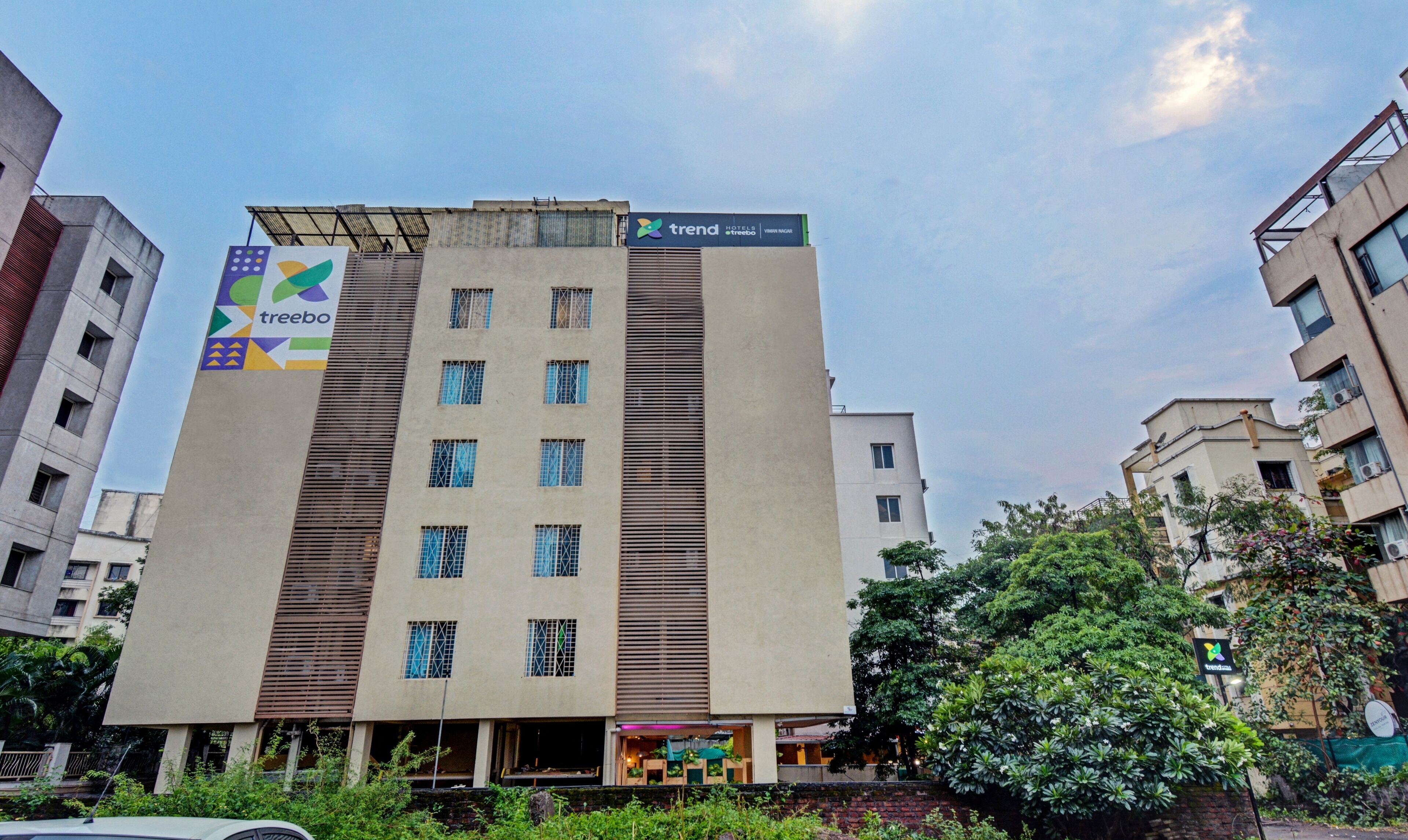 Treebo Iris Suites 3*