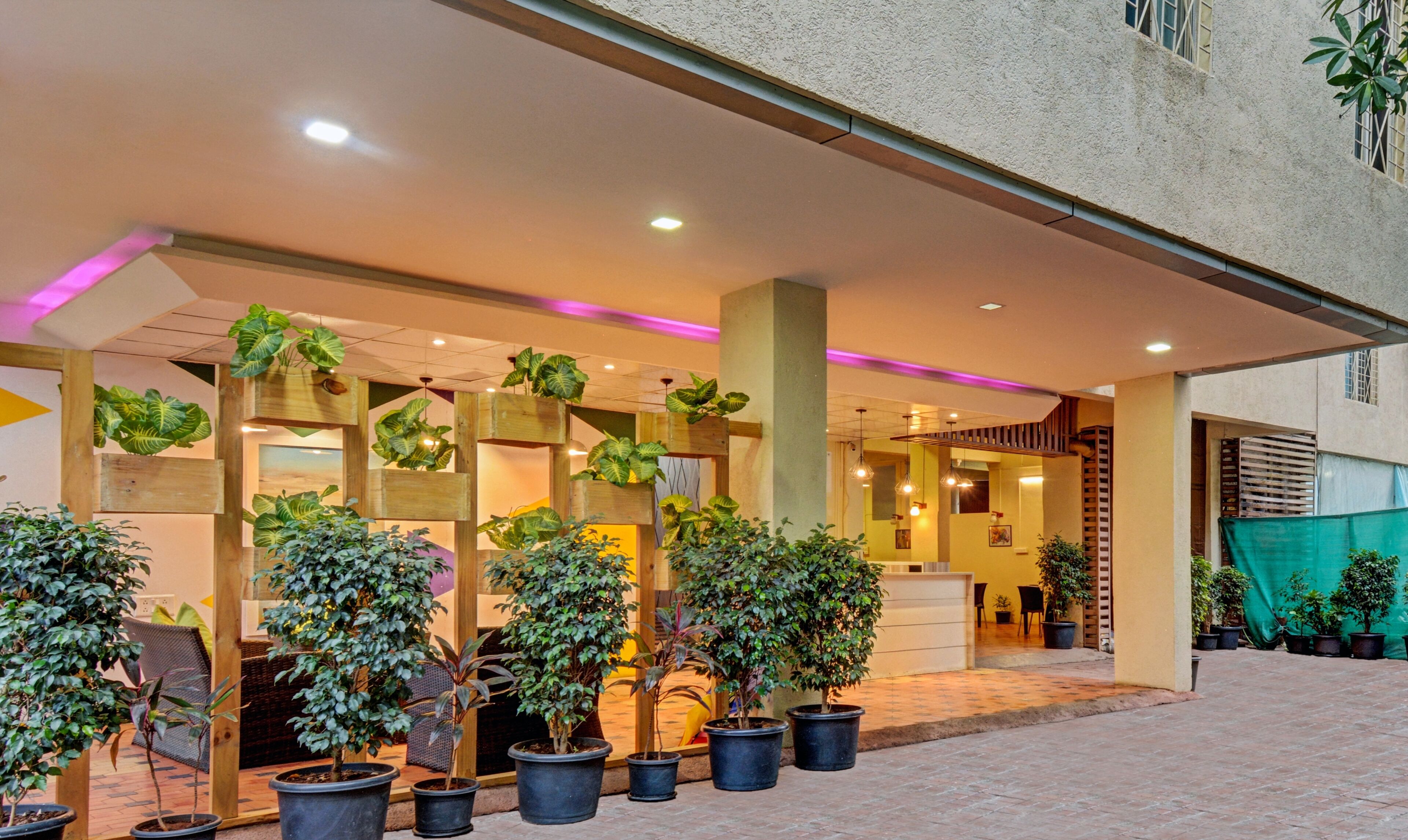 Treebo Iris Suites 3*