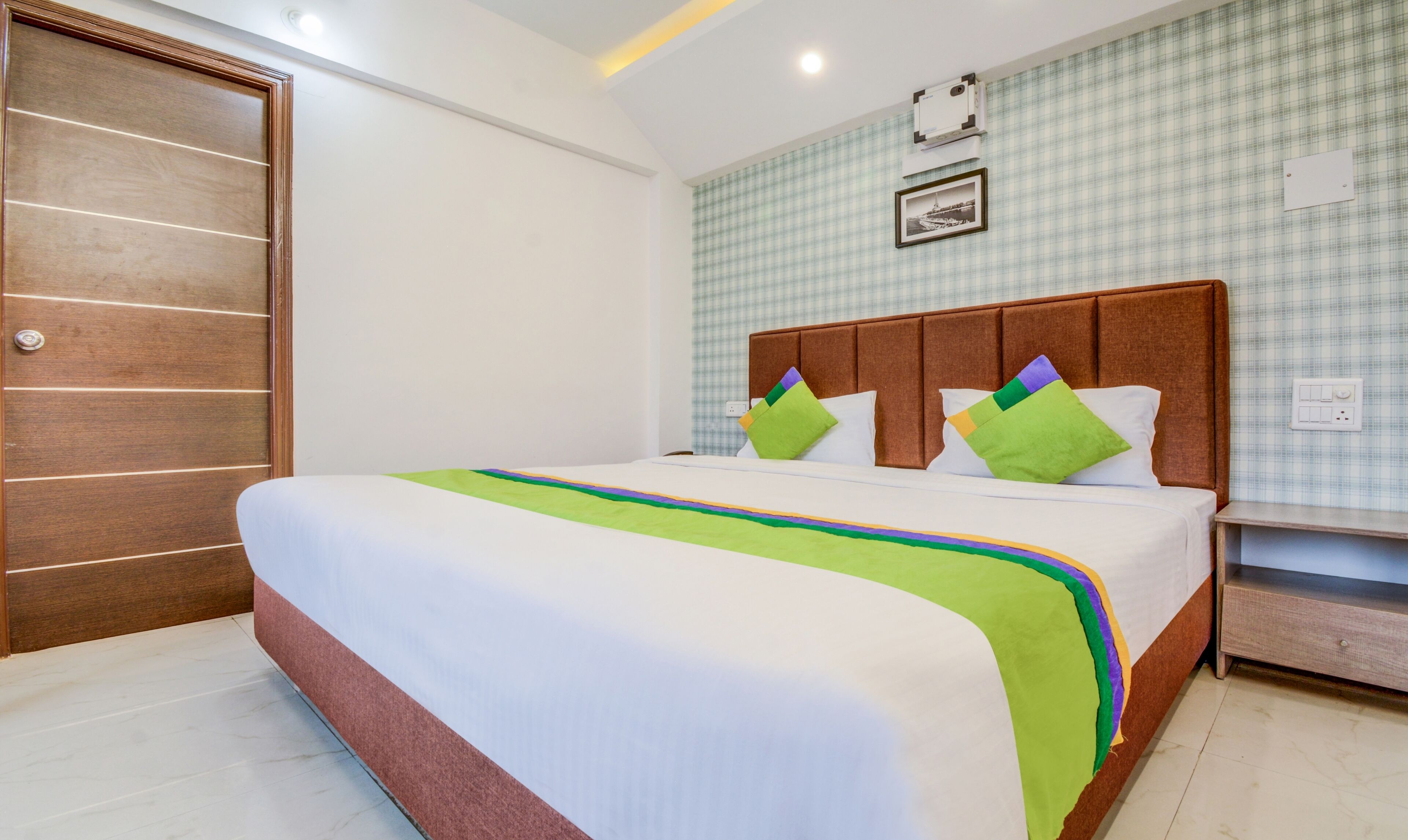 Treebo Iris Suites 3*