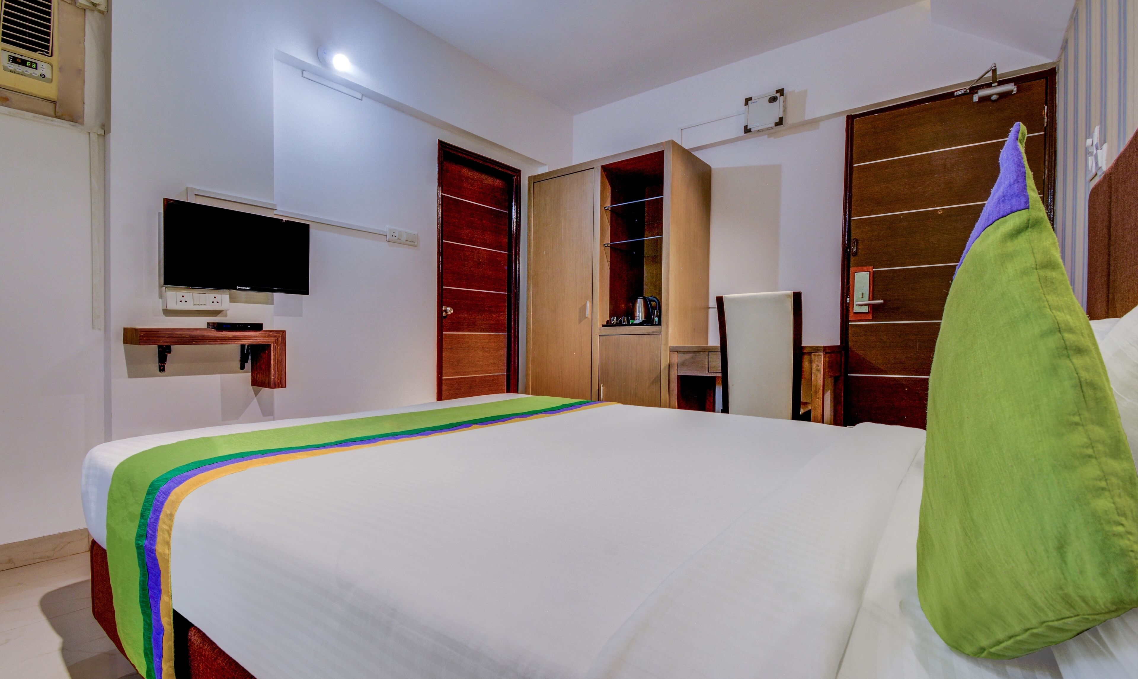 Treebo Iris Suites 3*
