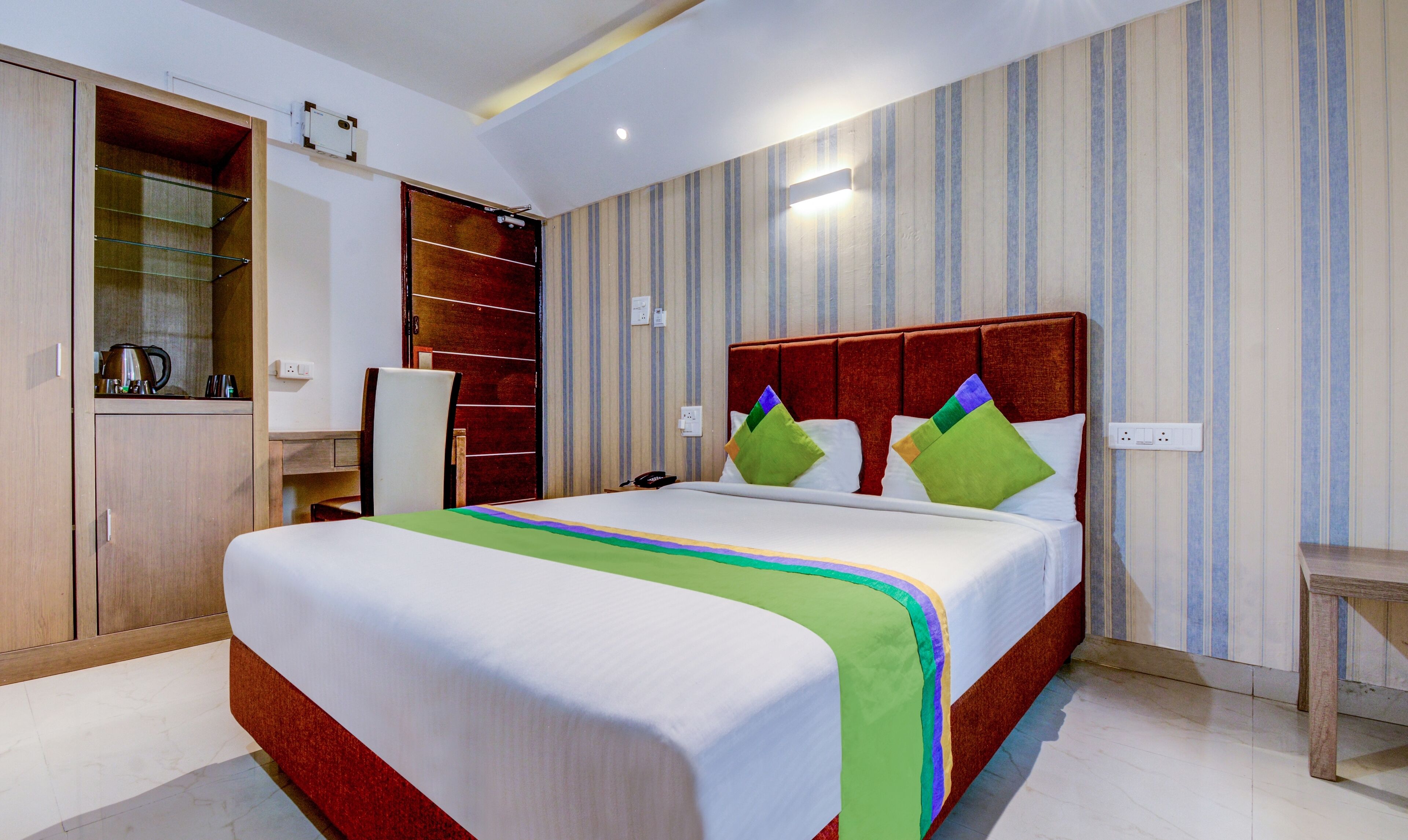 Treebo Iris Suites 3*