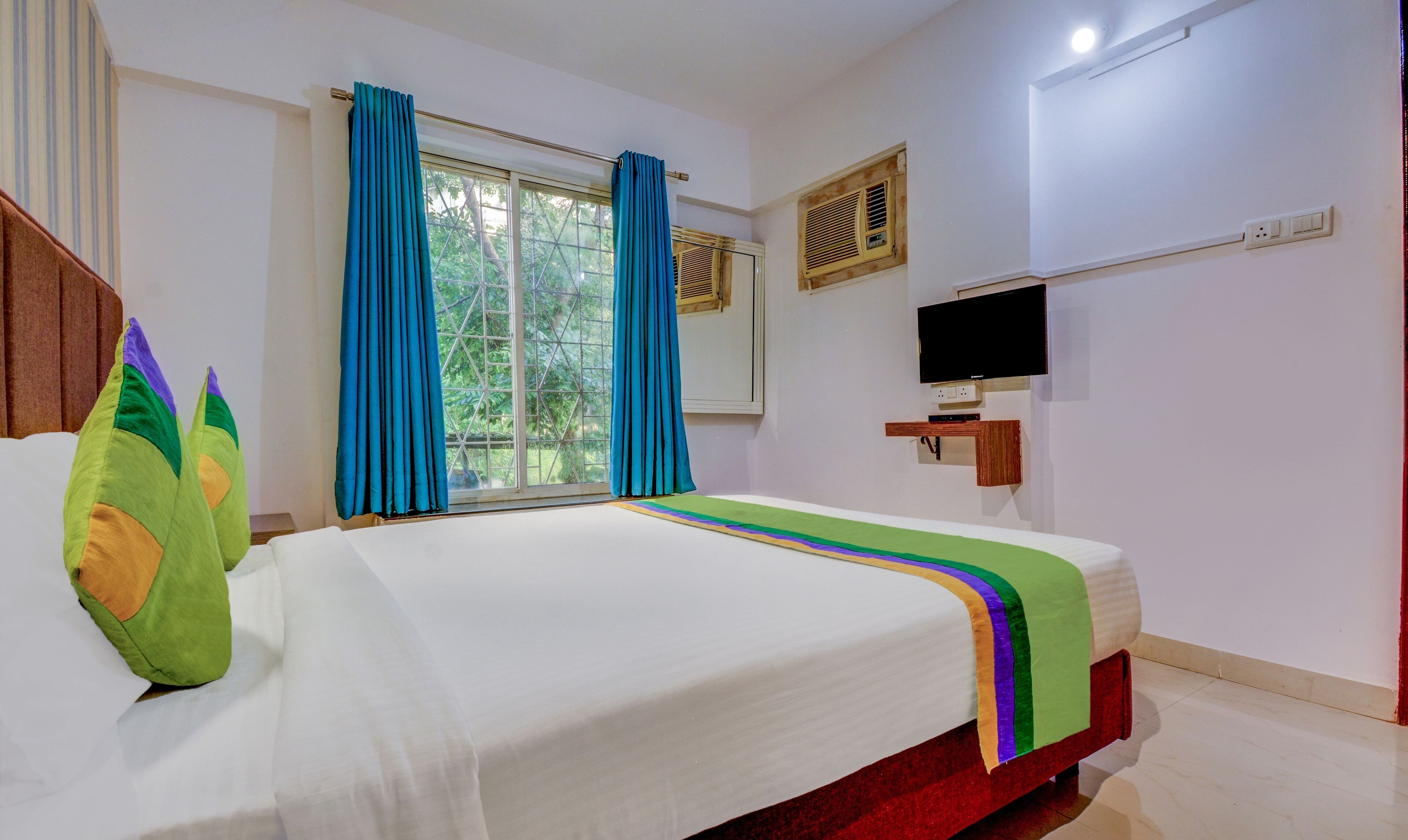 Treebo Iris Suites 3*