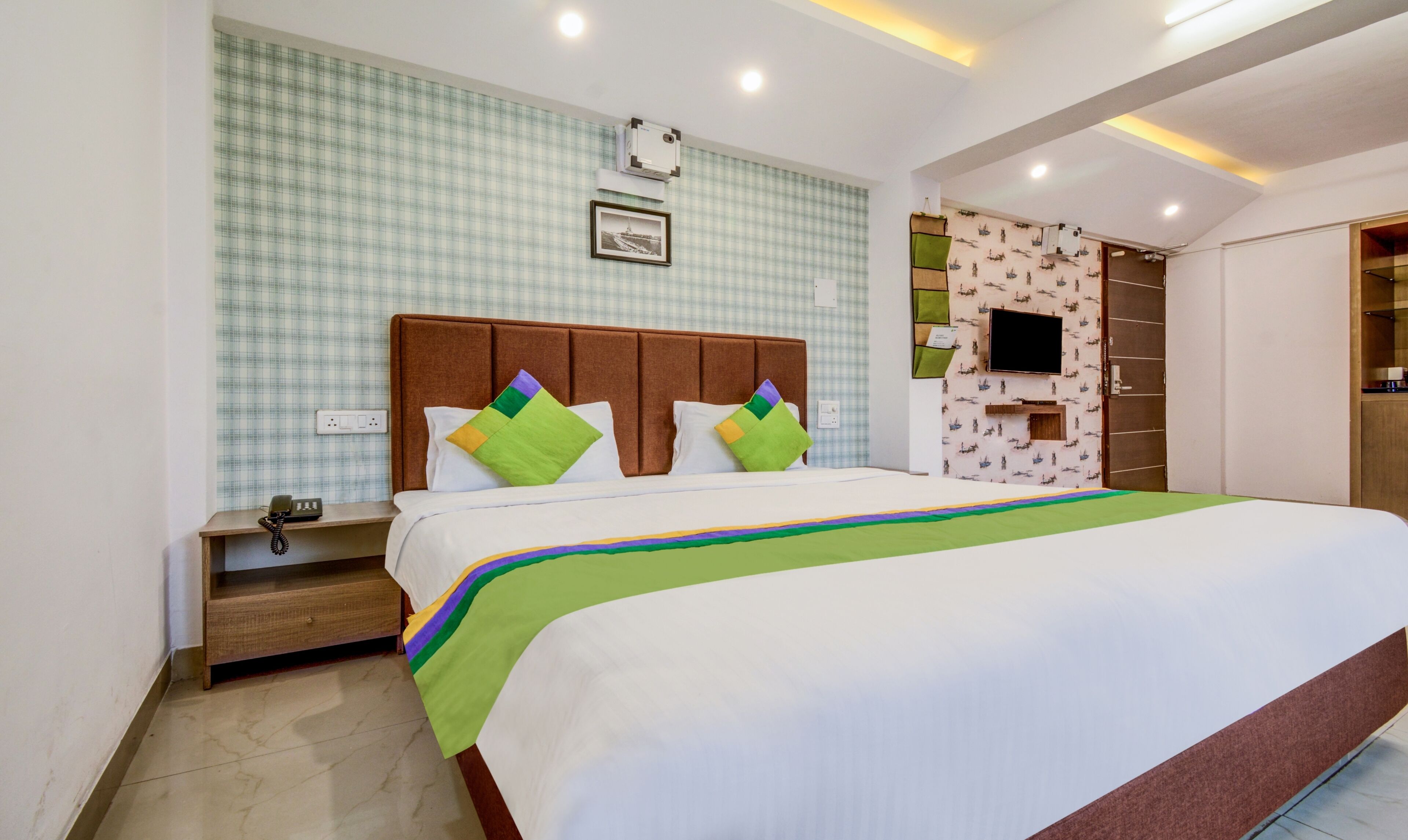 Treebo Iris Suites 3*