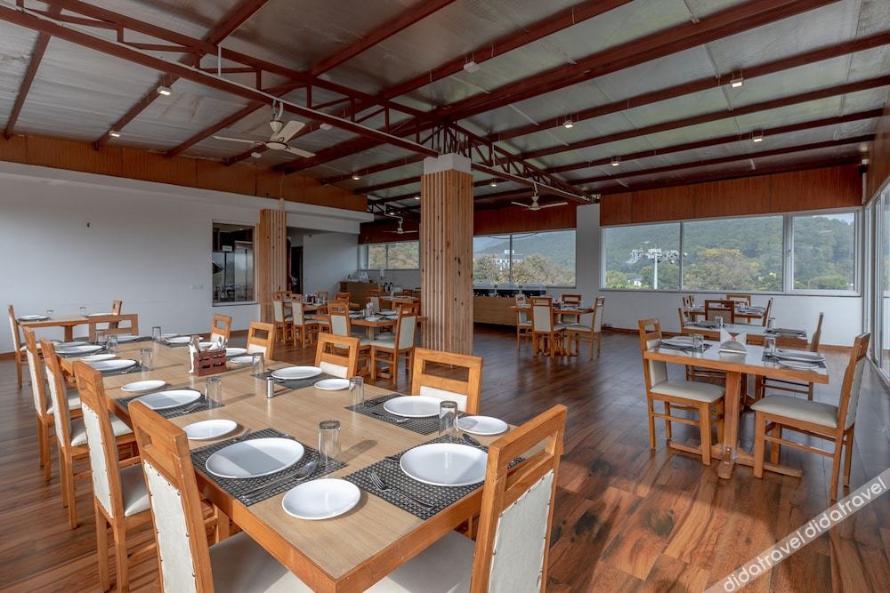 White Rock By The Solitaire Hospitality 3*