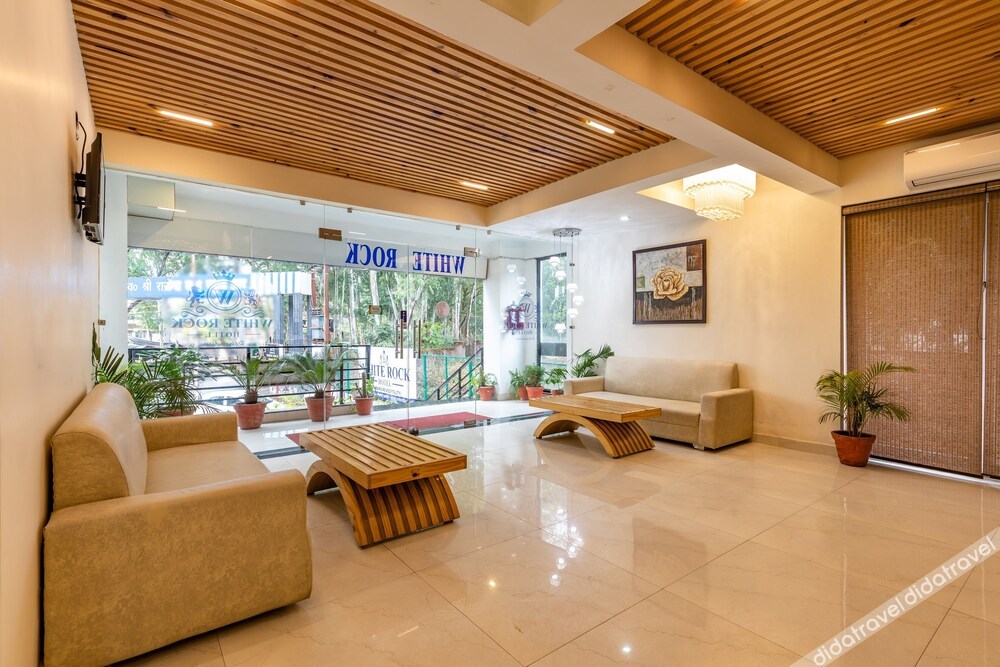 White Rock By The Solitaire Hospitality 3*