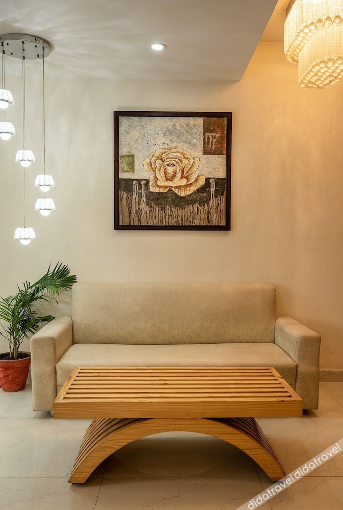 White Rock By The Solitaire Hospitality 3*