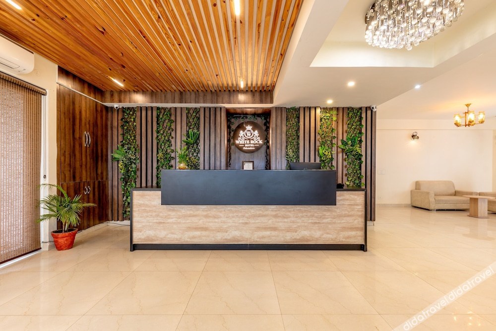 White Rock By The Solitaire Hospitality 3*