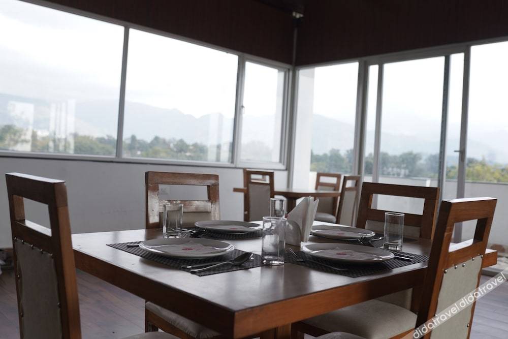 White Rock By The Solitaire Hospitality 3*