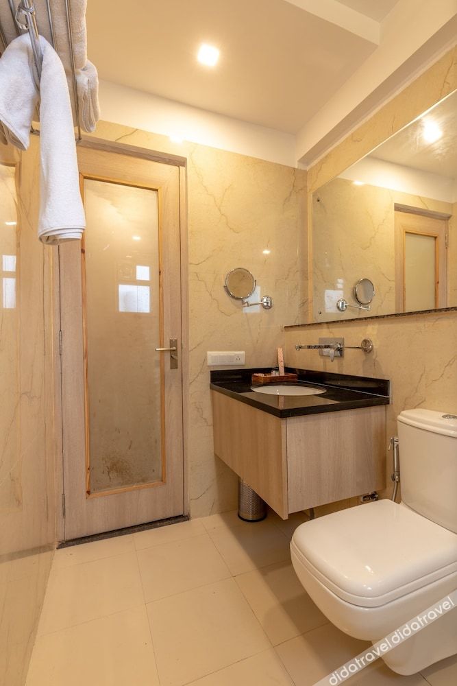 White Rock By The Solitaire Hospitality 3*