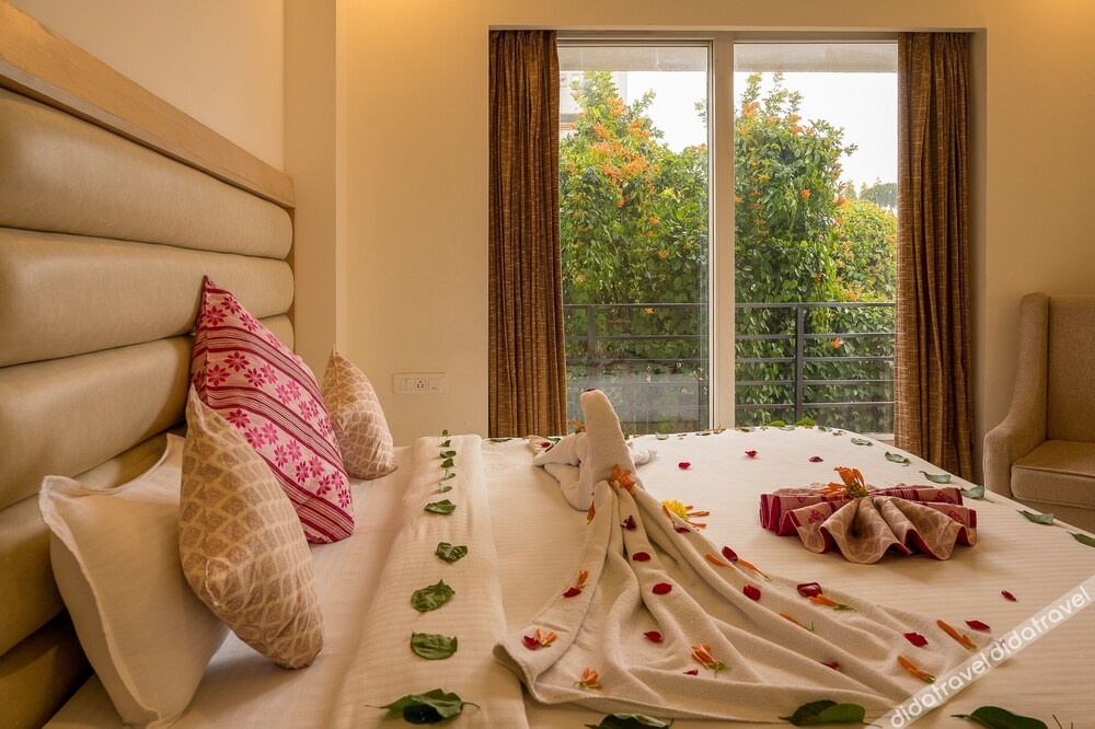 White Rock By The Solitaire Hospitality 3*