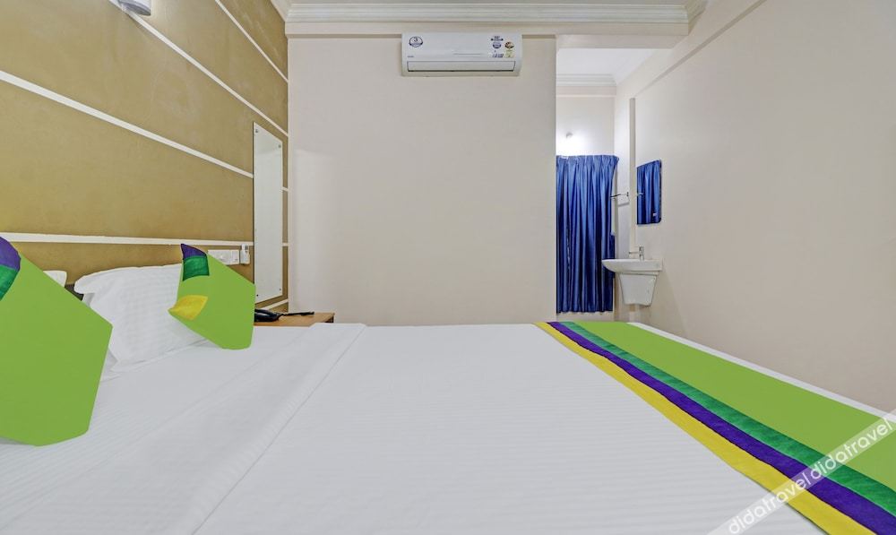 Treebo Thoduvas Star Plaza Cochin Airport 3*
