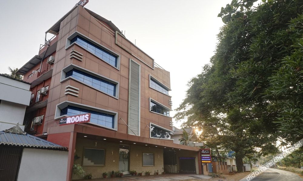 Treebo Thoduvas Star Plaza Cochin Airport 3*
