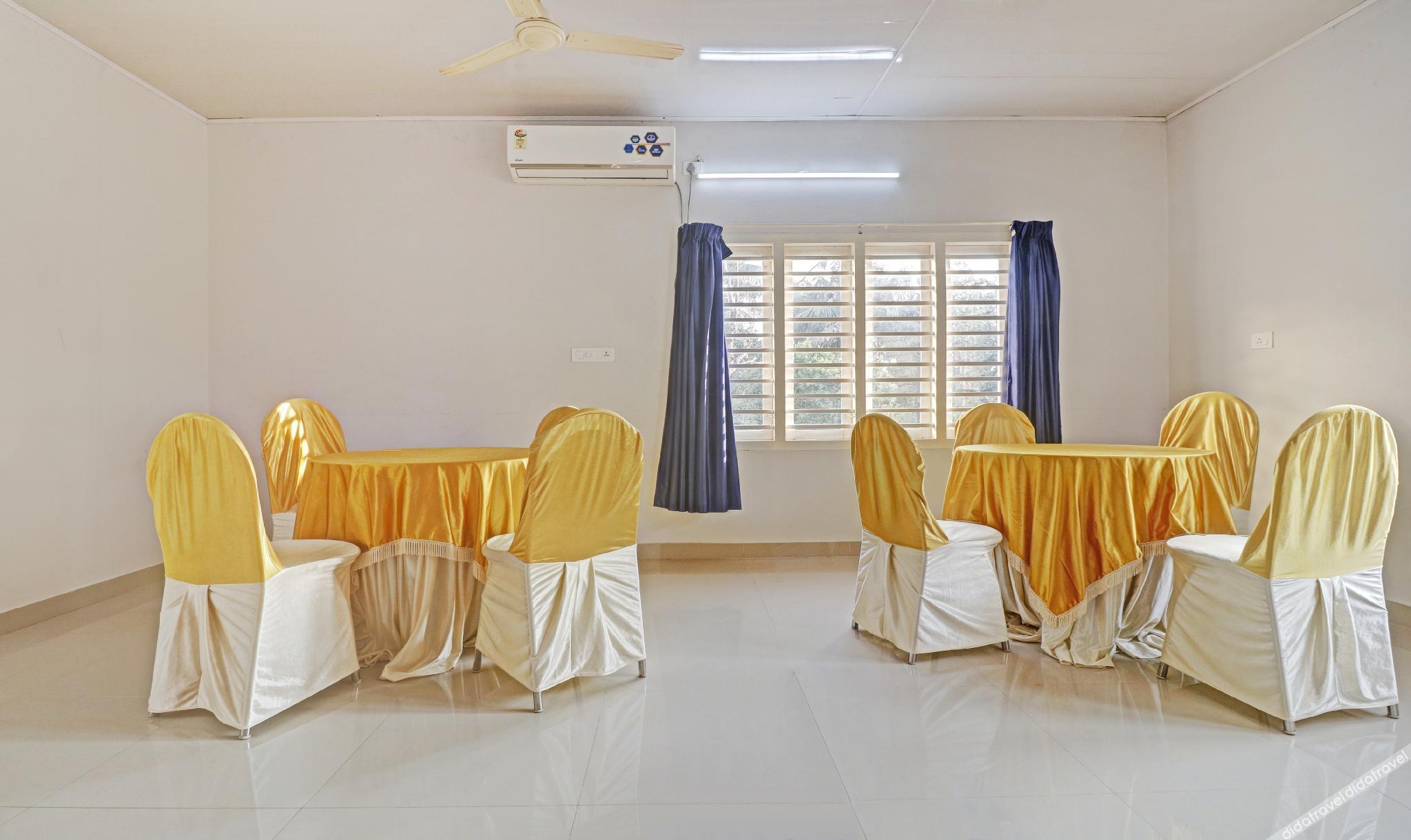 Treebo Thoduvas Star Plaza Cochin Airport 3*