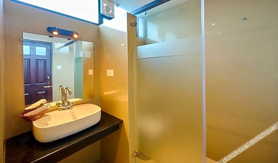 Thekkady Gavi Suites 2*