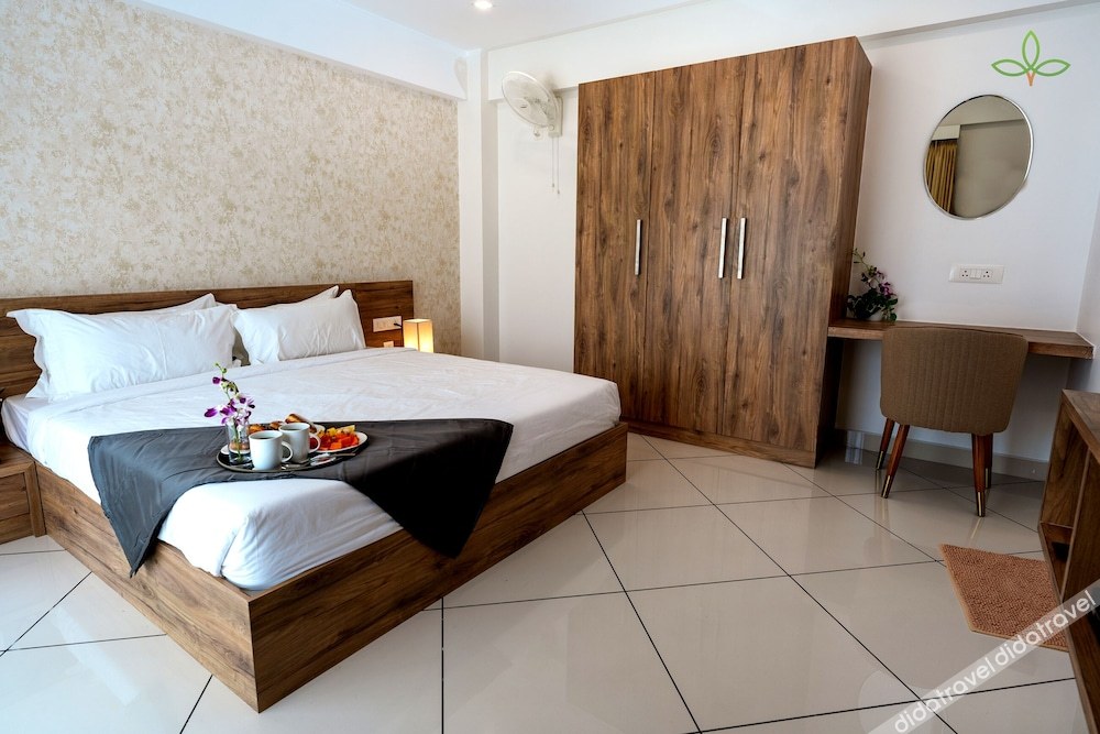 Tea Tree Suites Manipal 4*