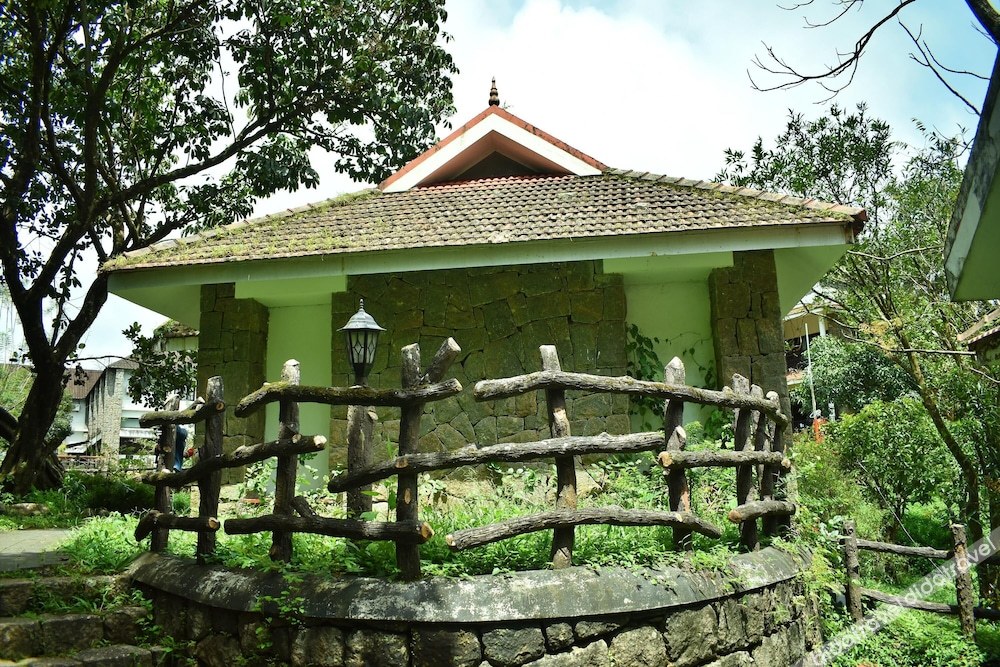 Adrak Summer Sand Hill Resort Vagamon 3*
