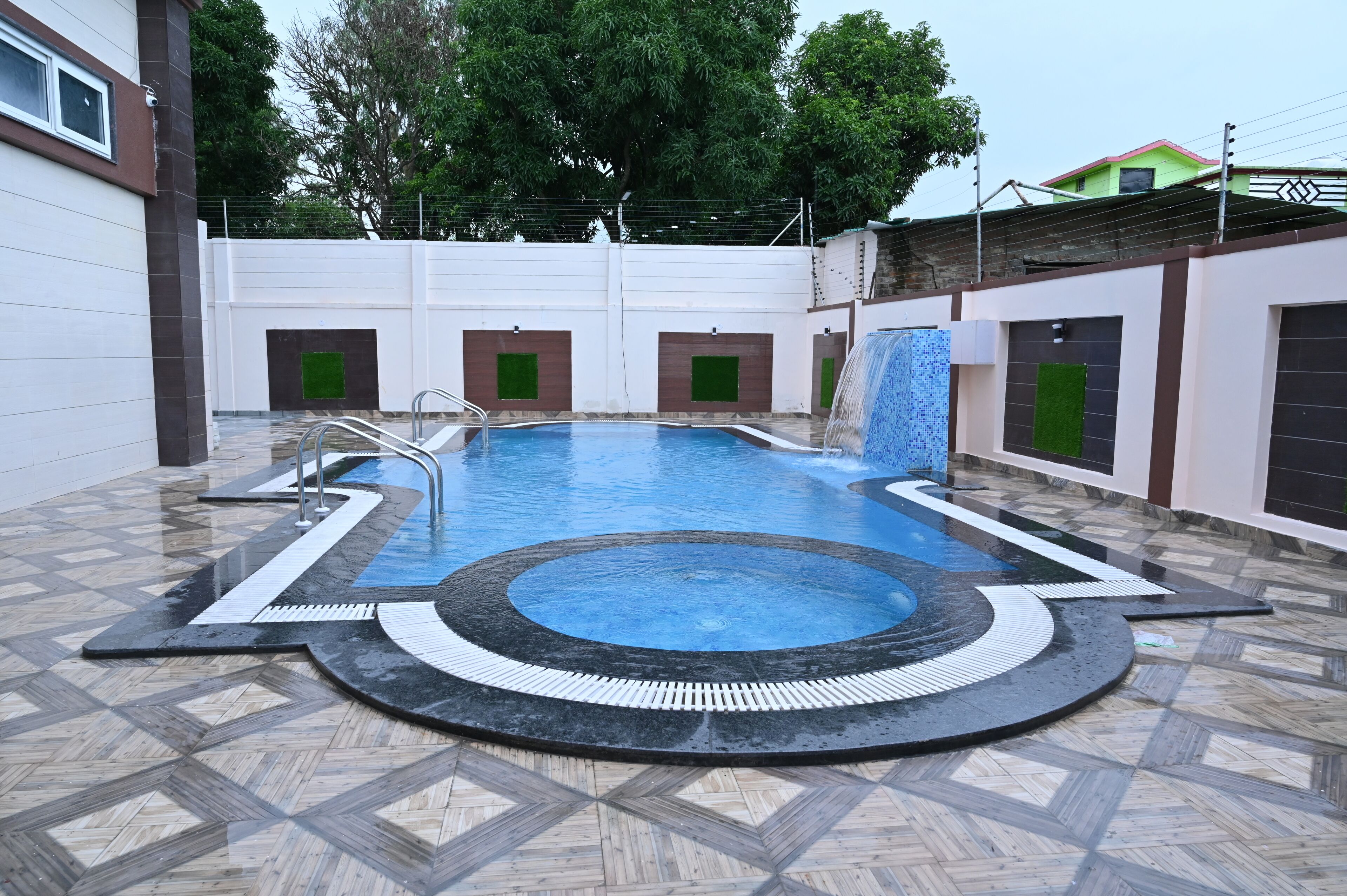 Hotel Vasdaa Grand 3*