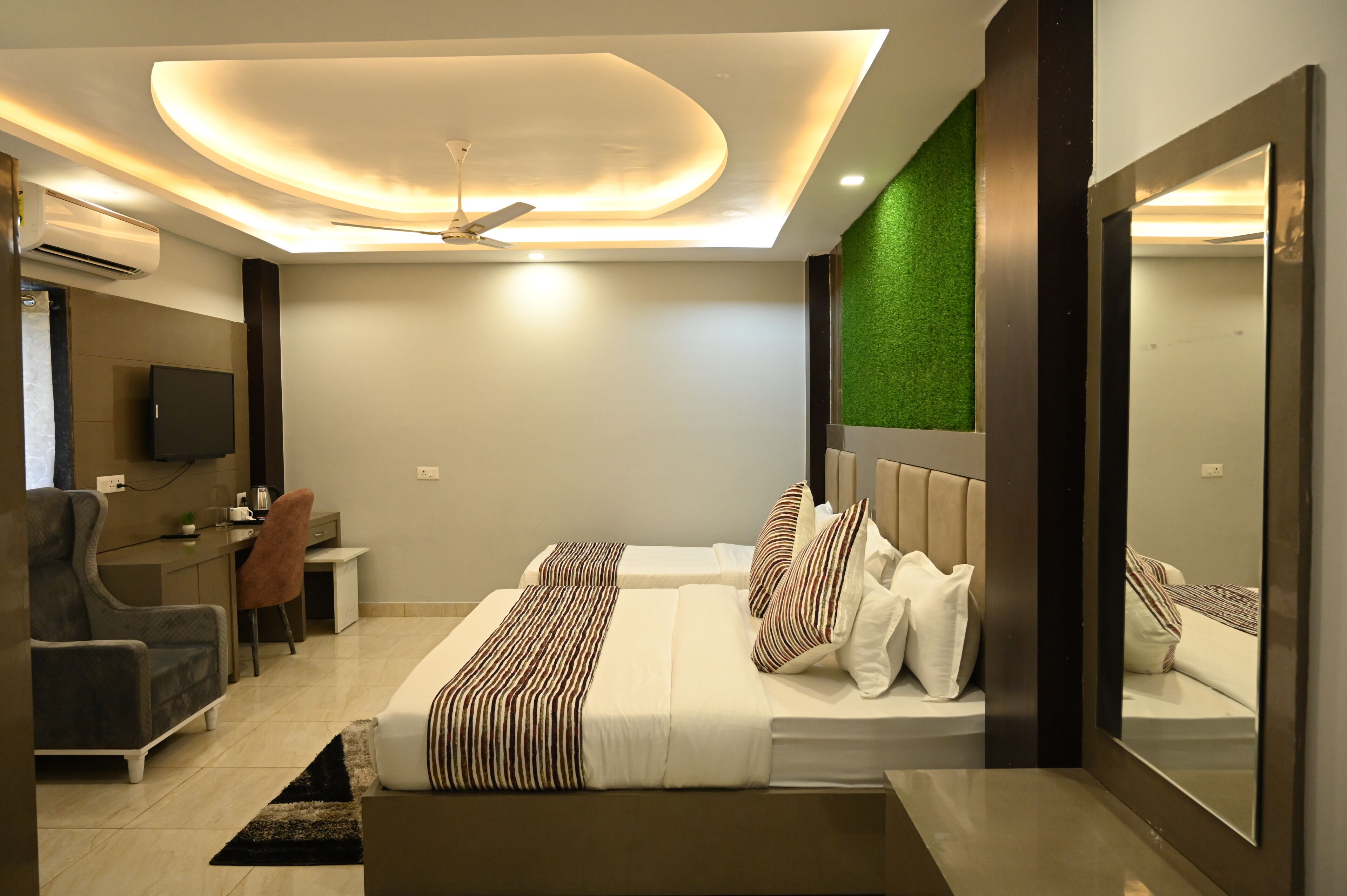 Hotel Vasdaa Grand 3*