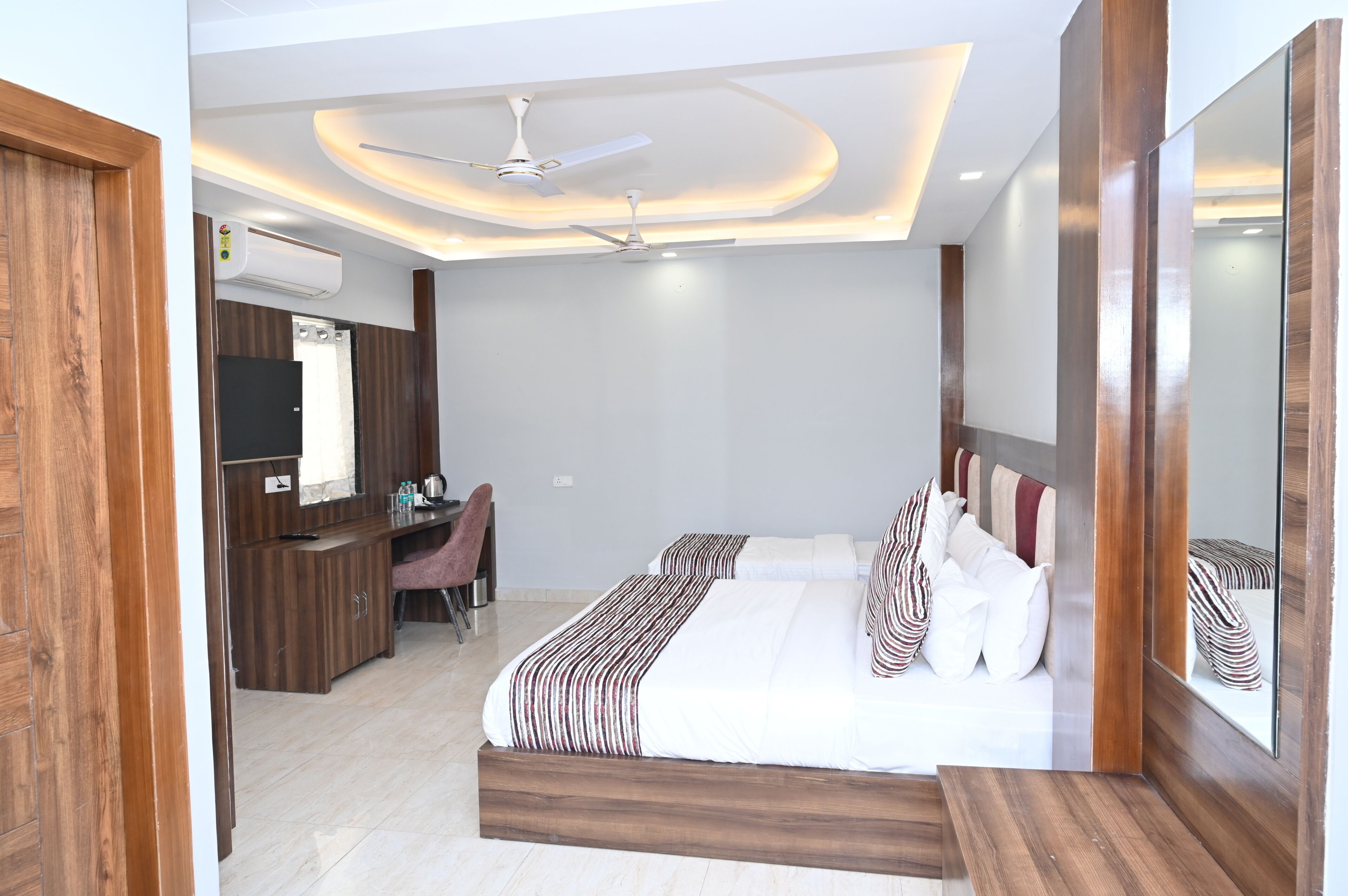 Hotel Vasdaa Grand 3*