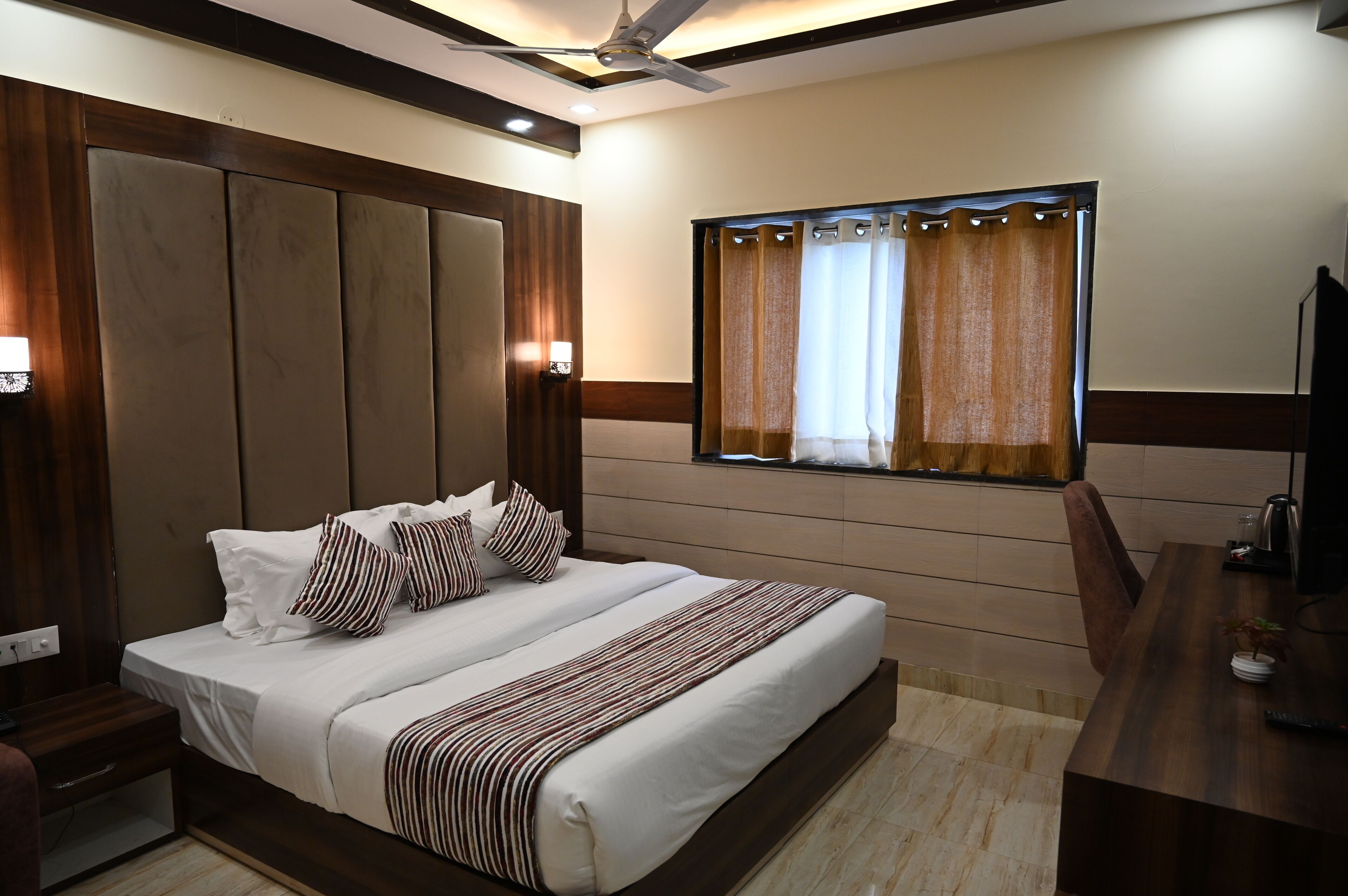 Hotel Vasdaa Grand 3*