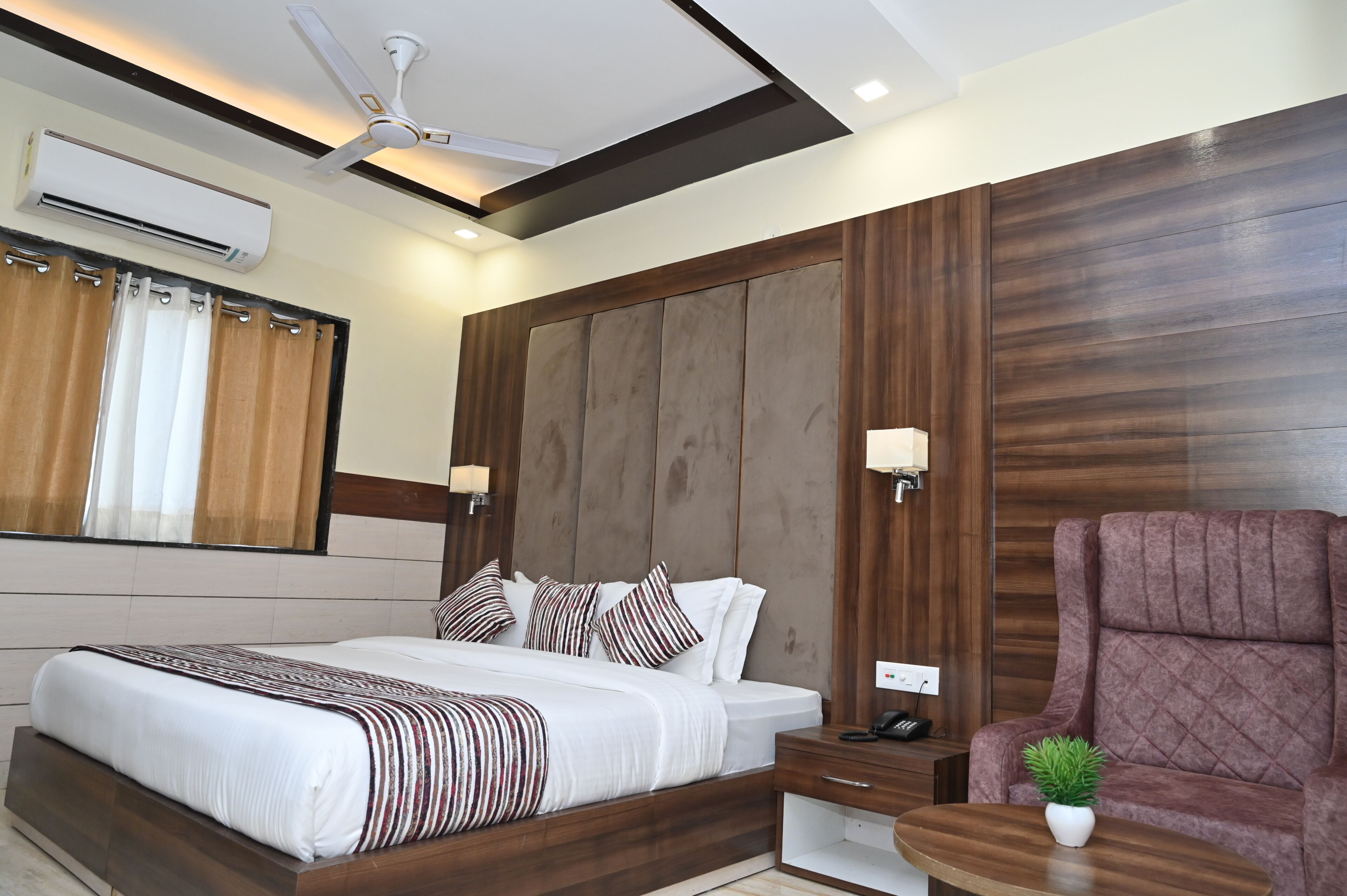 Hotel Vasdaa Grand 3*