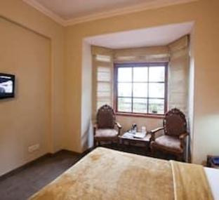 Wingait Inn - Hotel Near The Mall Road 3*