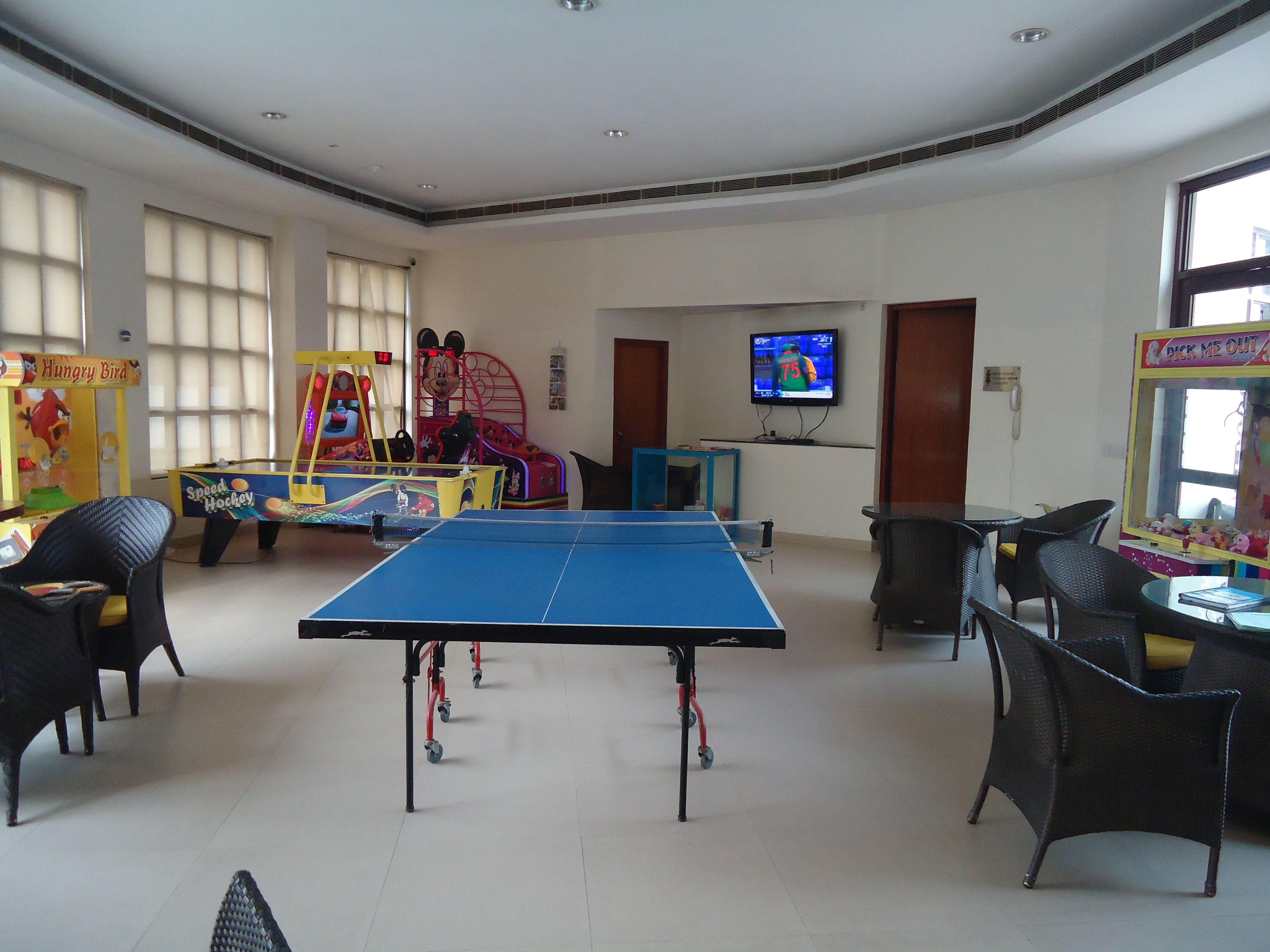 DLF Club 3 4*