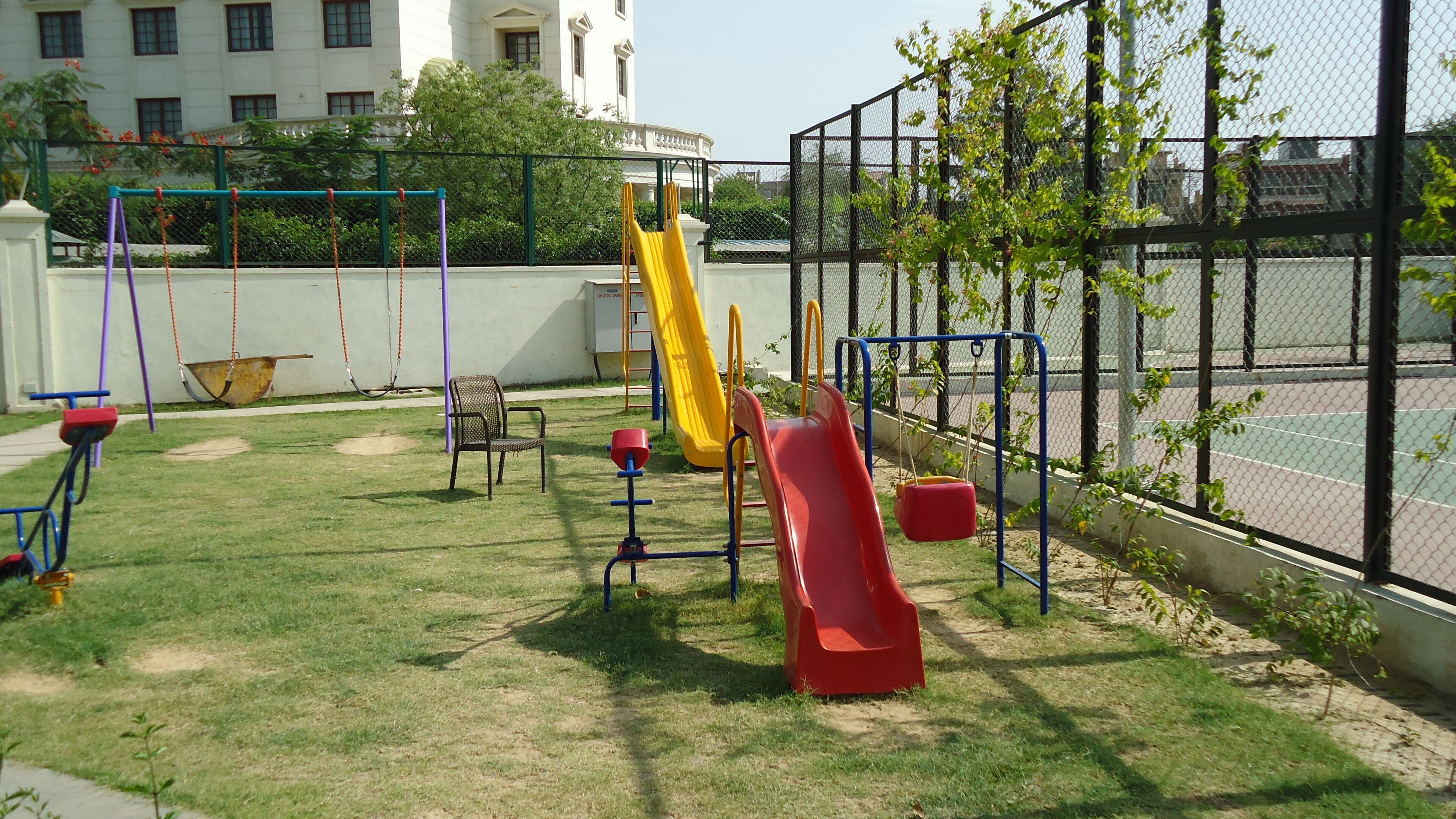 DLF Club 3 4*
