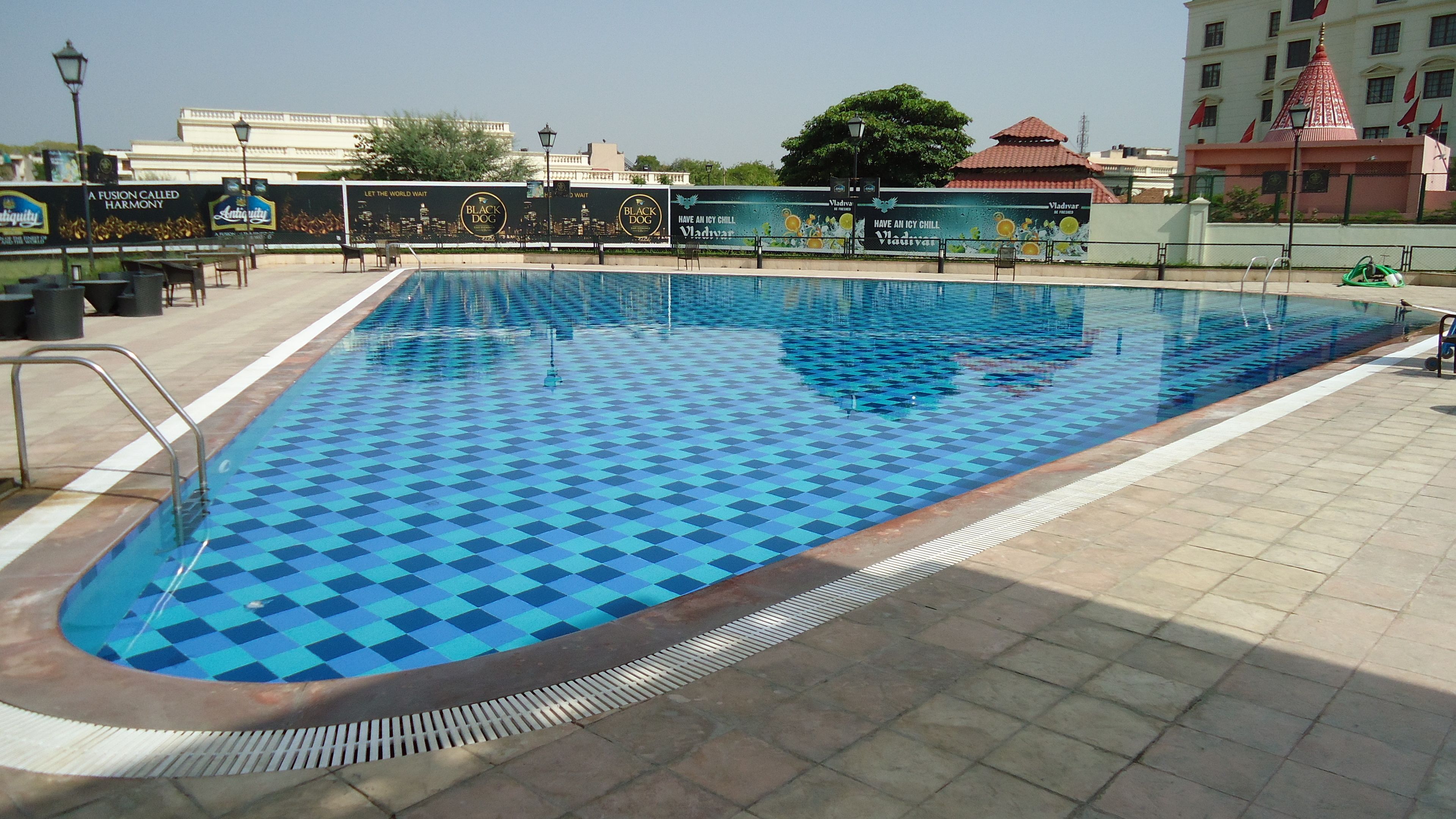 DLF Club 3 4*